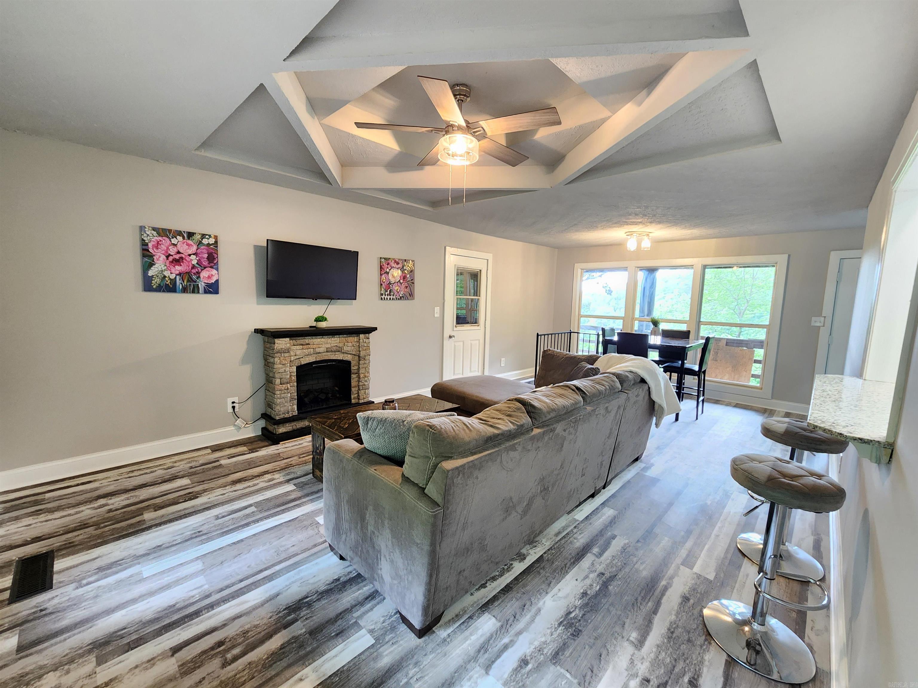 211  Burnt Rock Falls  Fairfield Bay, AR