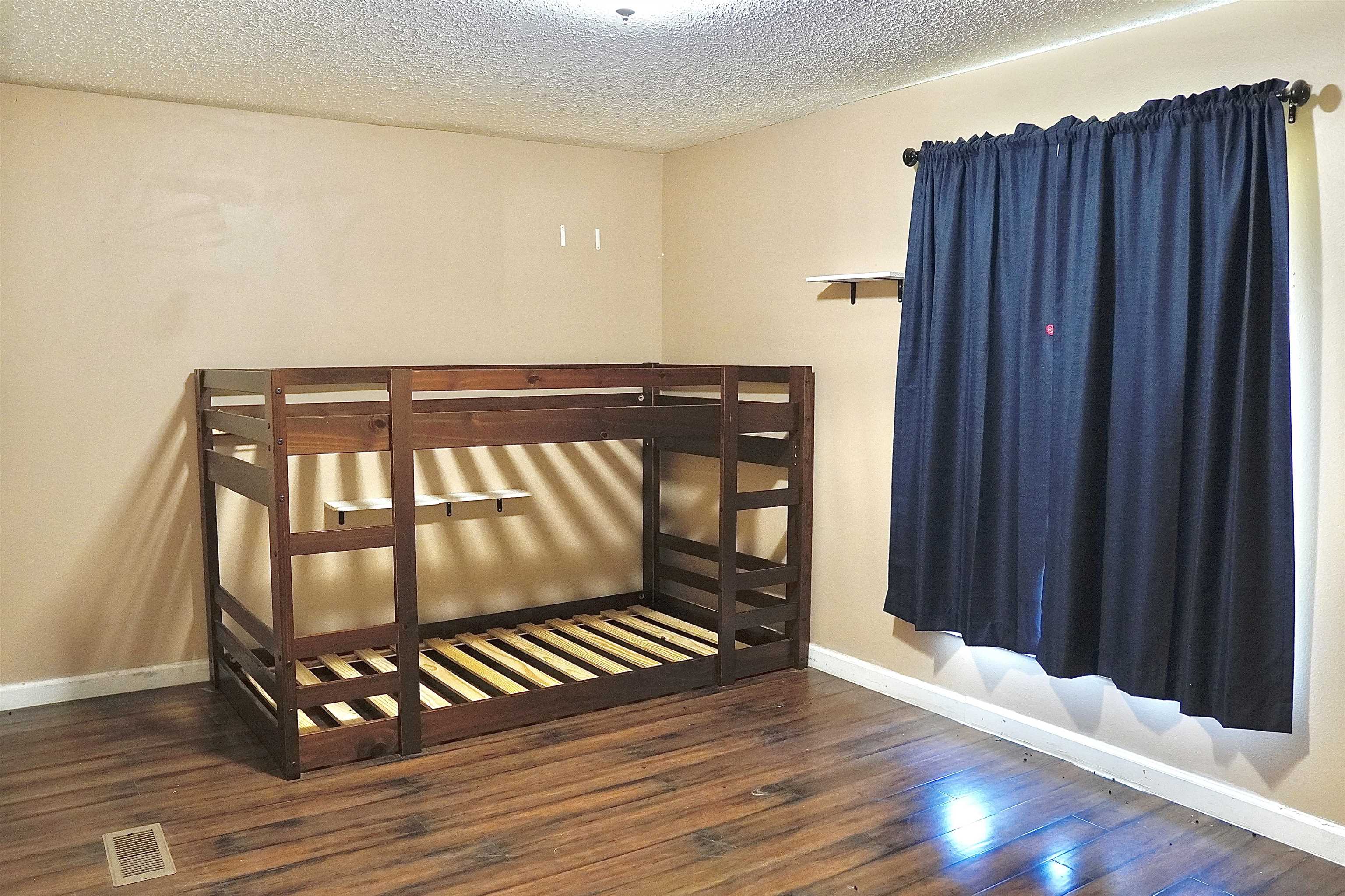 25  Reyes  Cave City, AR