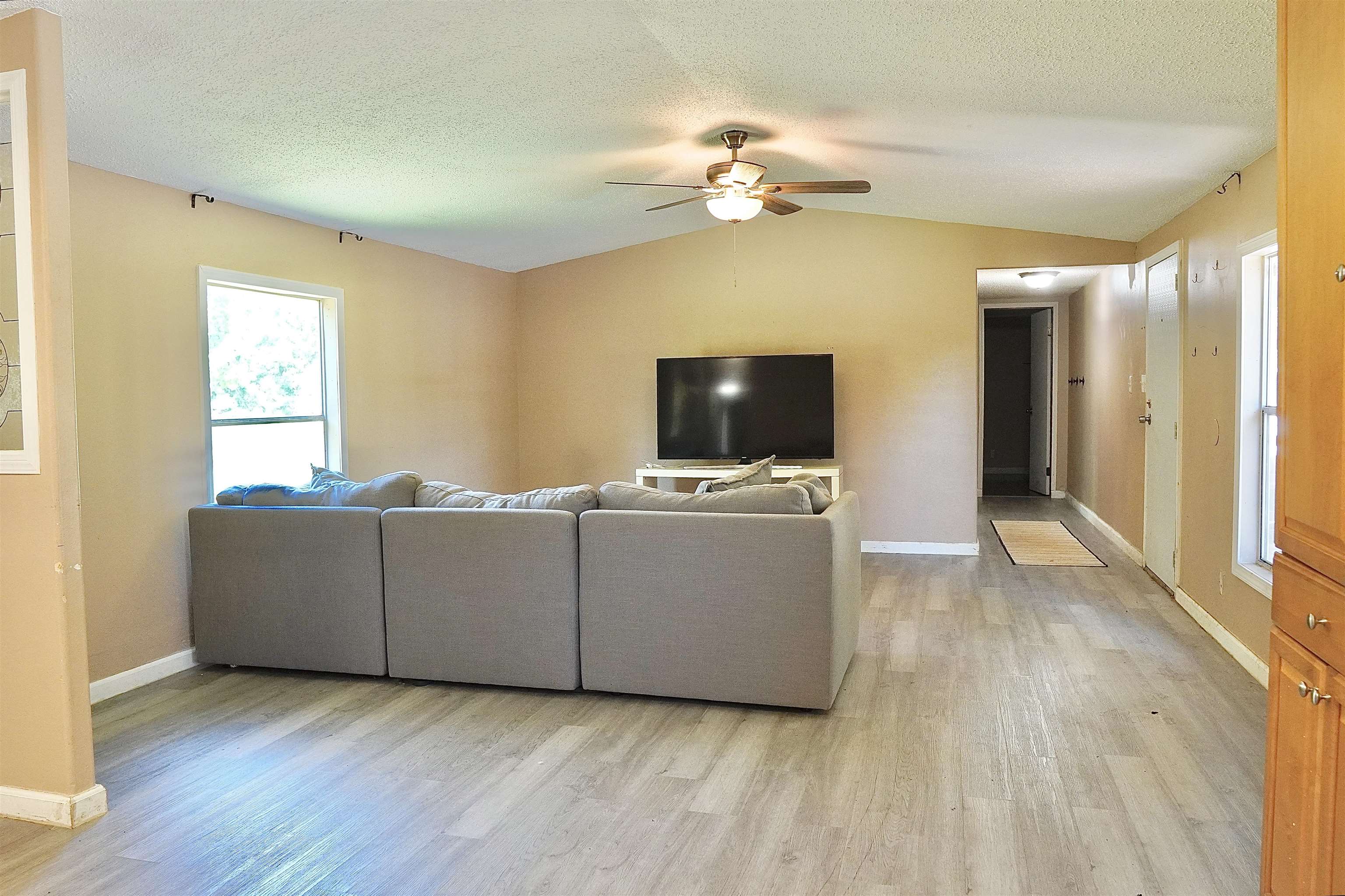 25  Reyes  Cave City, AR