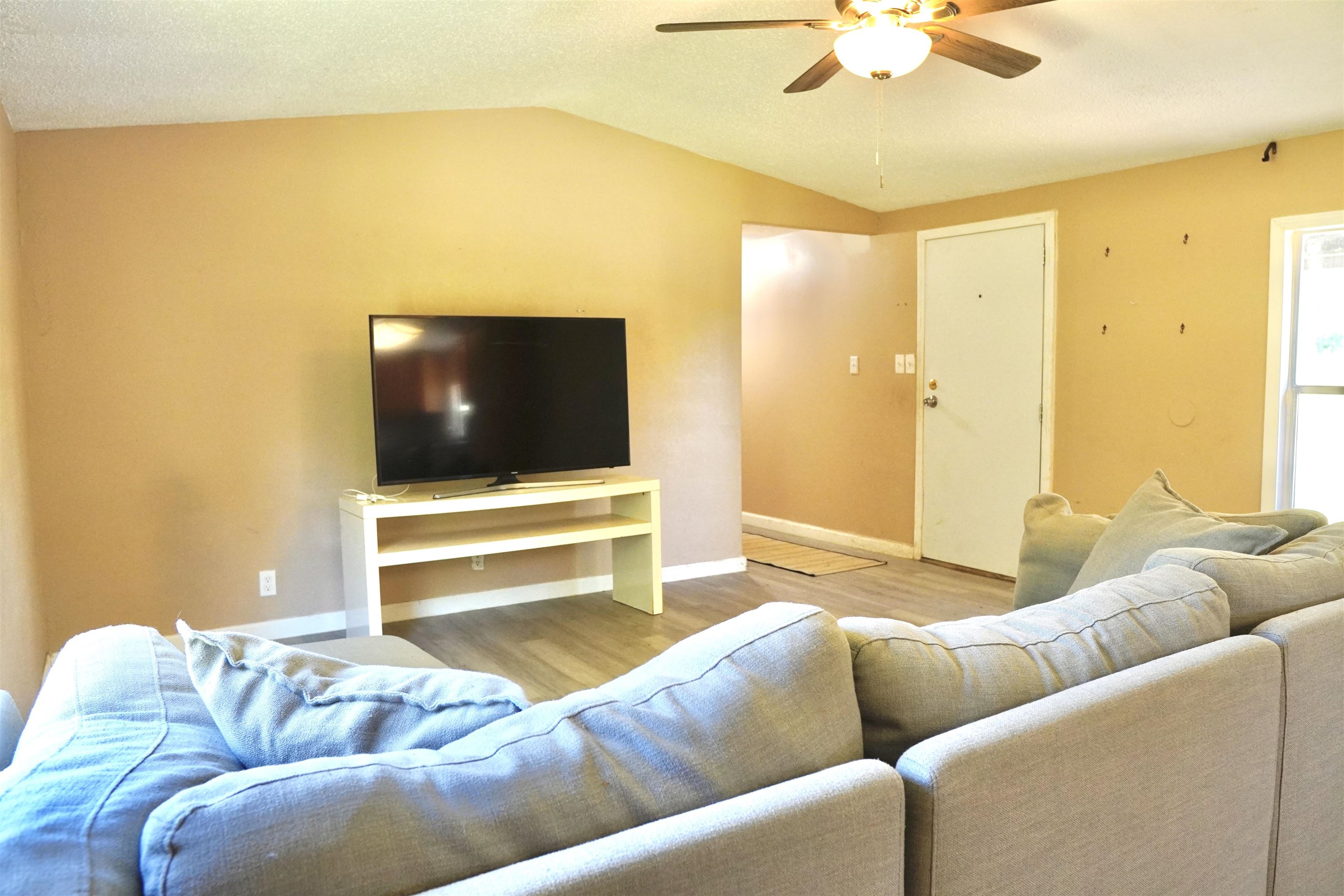 25  Reyes  Cave City, AR