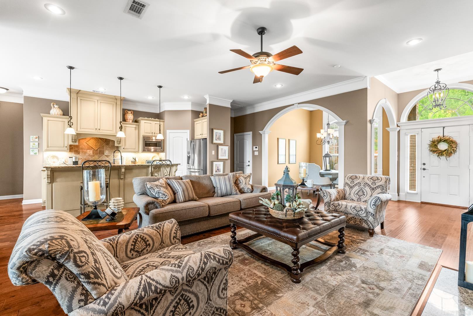 164  Majestic  Maumelle, AR