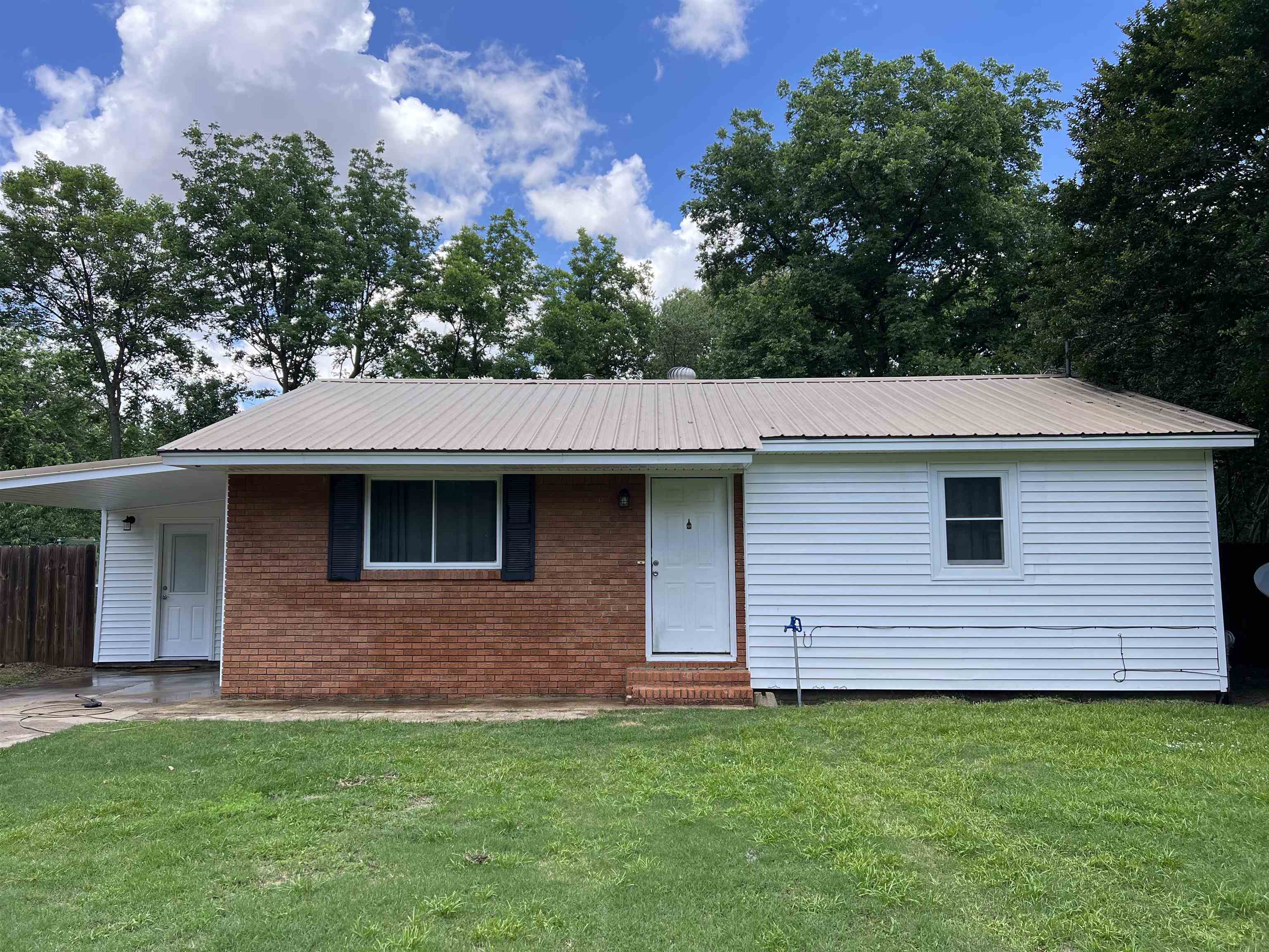 812 E Springer  Manila, AR