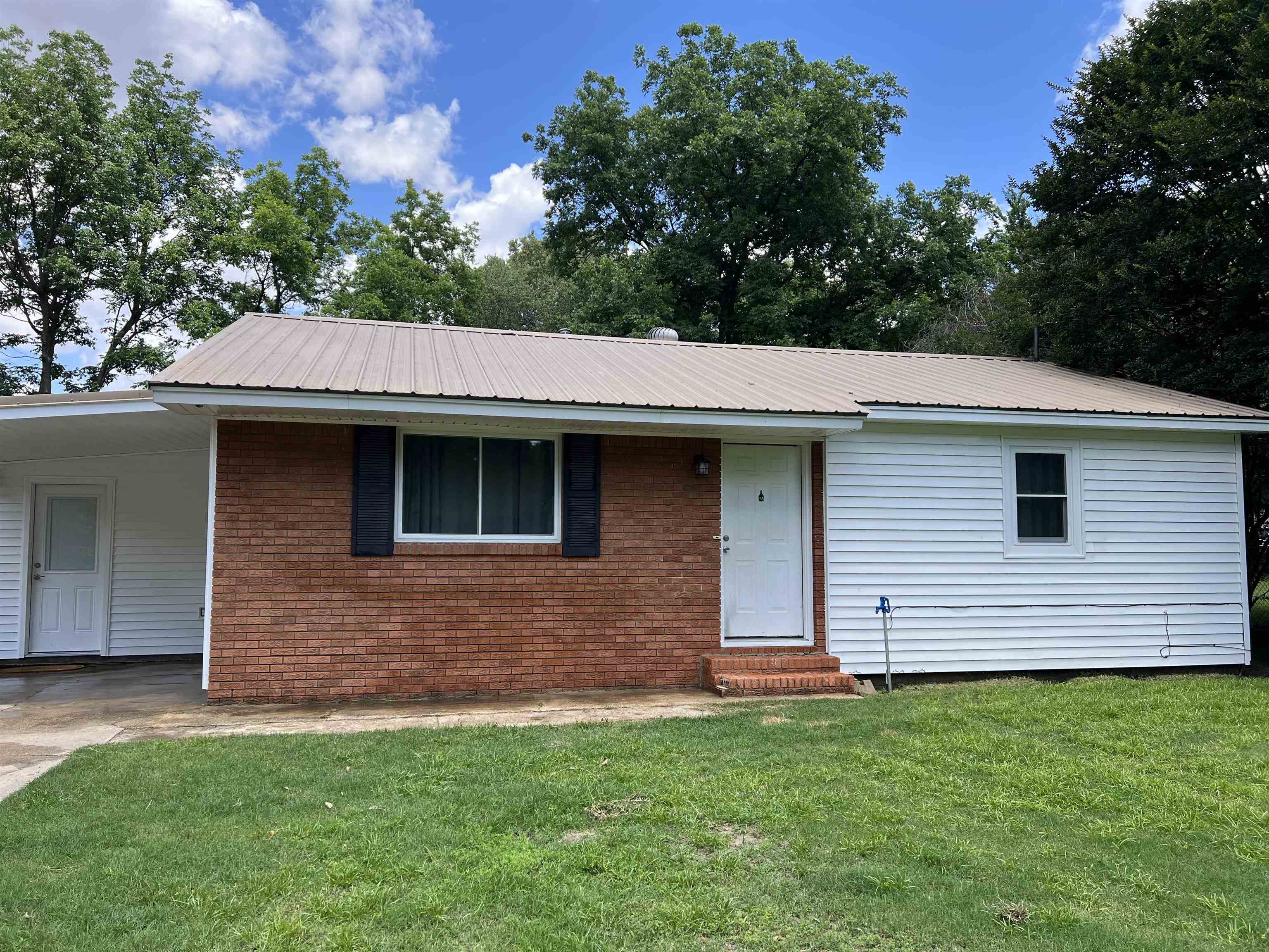 812 E Springer  Manila, AR