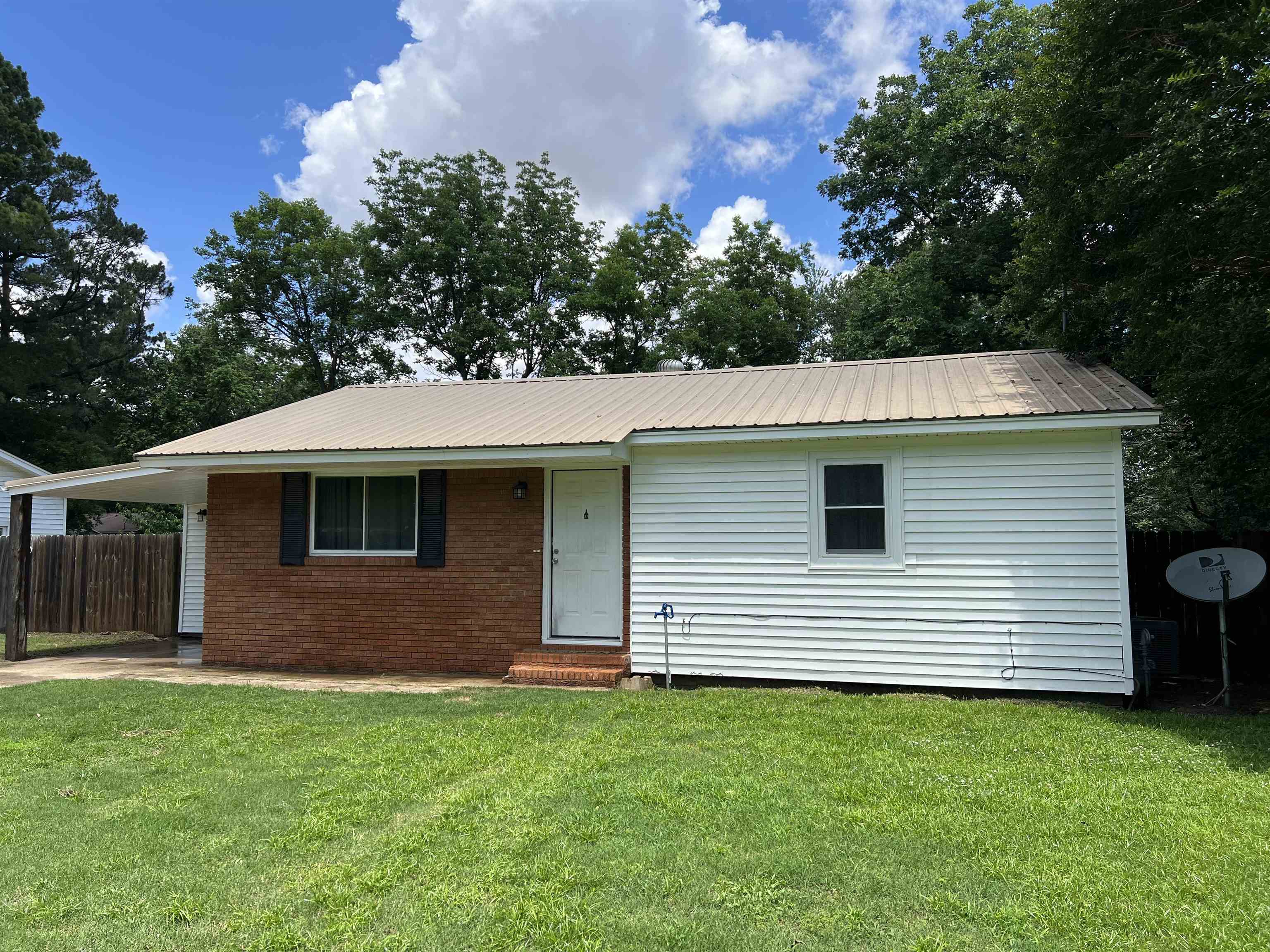 812 E Springer  Manila, AR