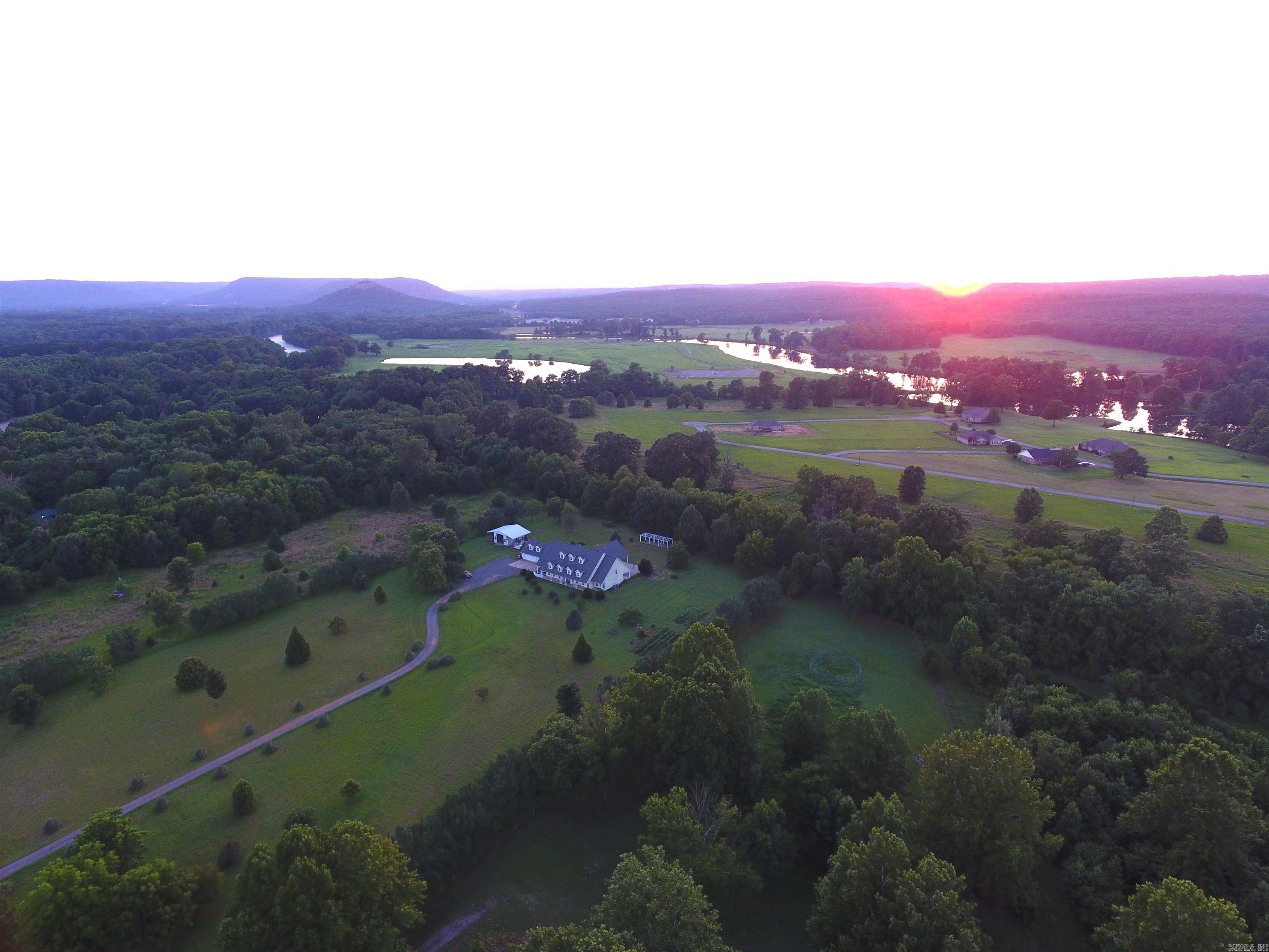 3144  Riverbend  Heber Springs, AR