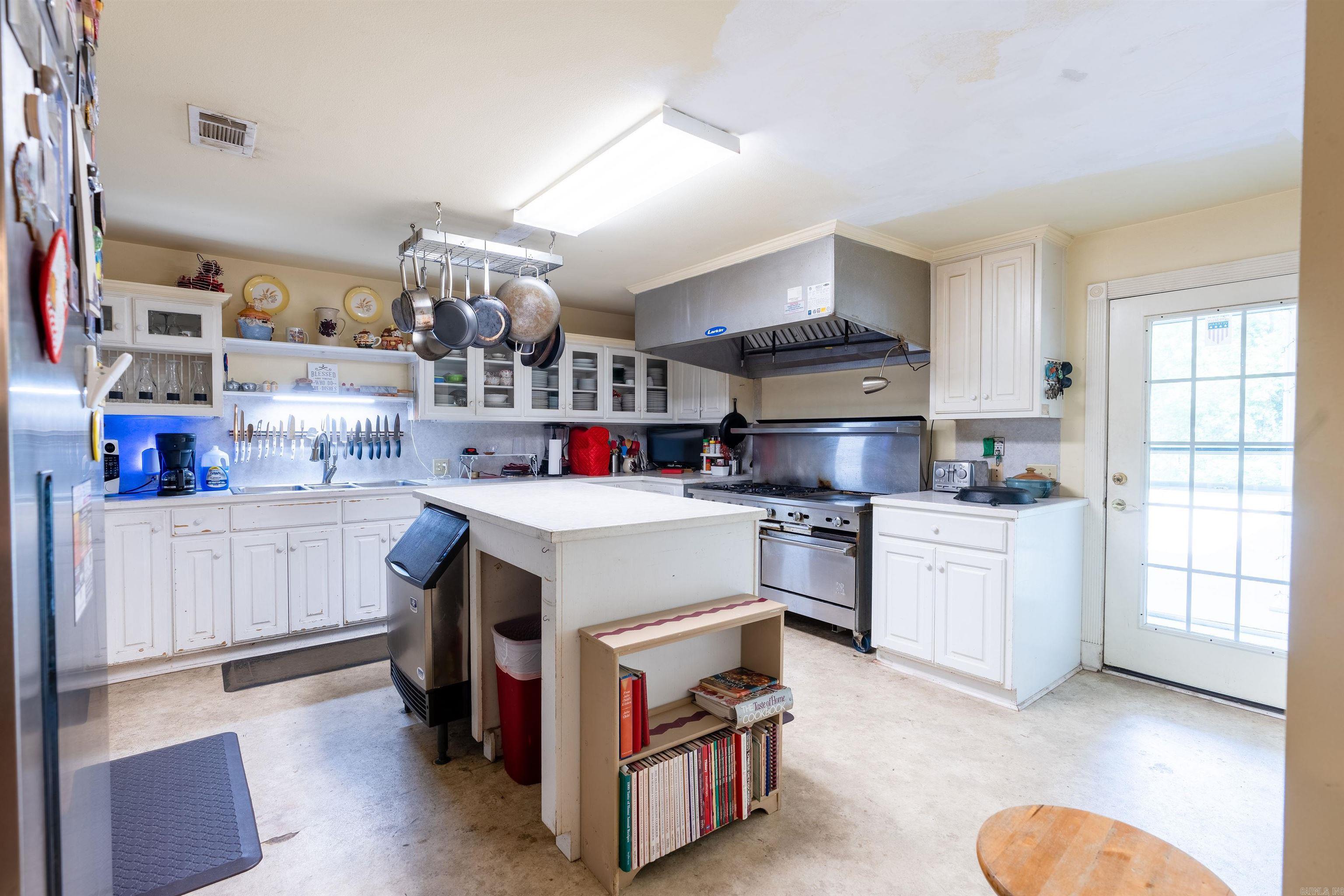 3144  Riverbend  Heber Springs, AR