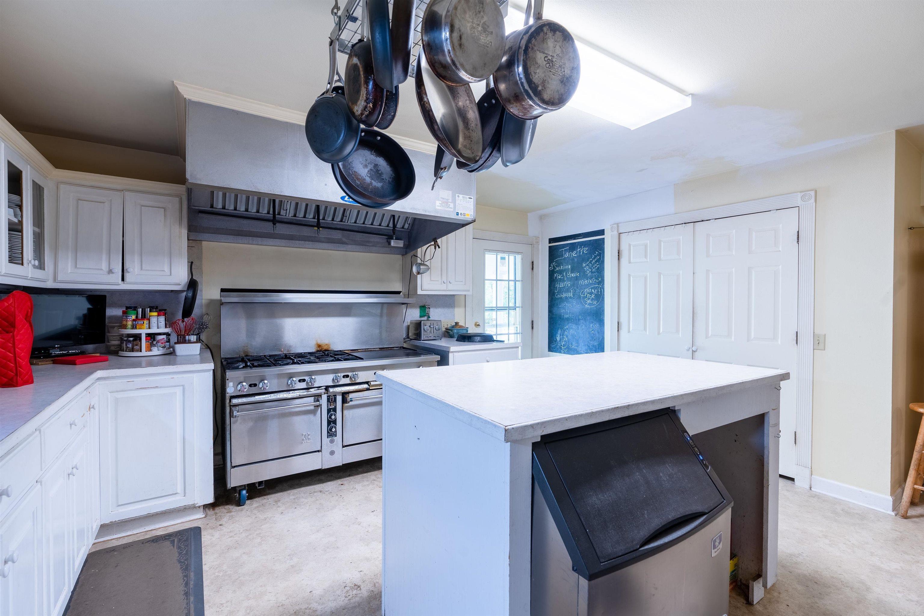 3144  Riverbend  Heber Springs, AR