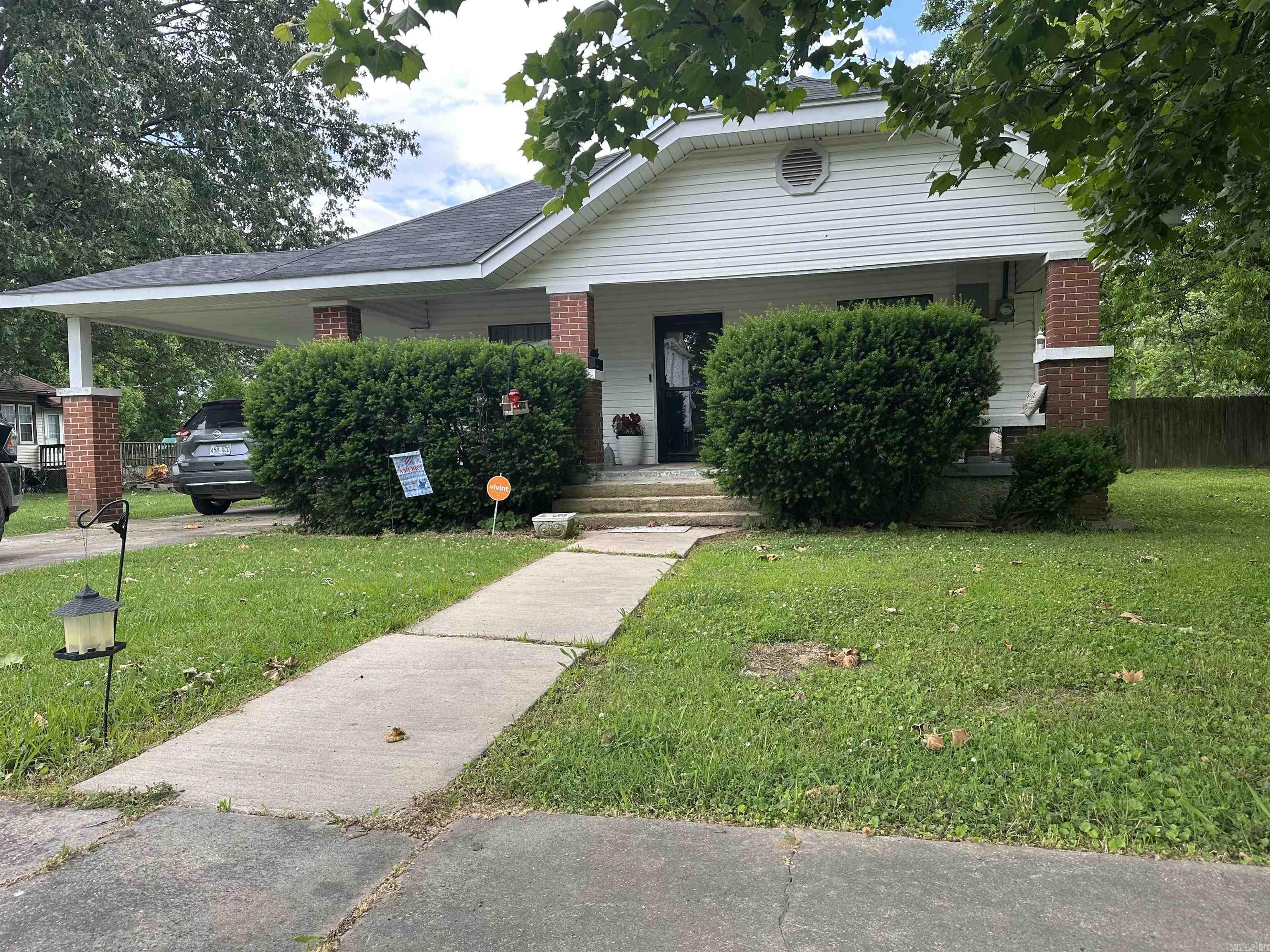 621 W 7th  Rector, AR