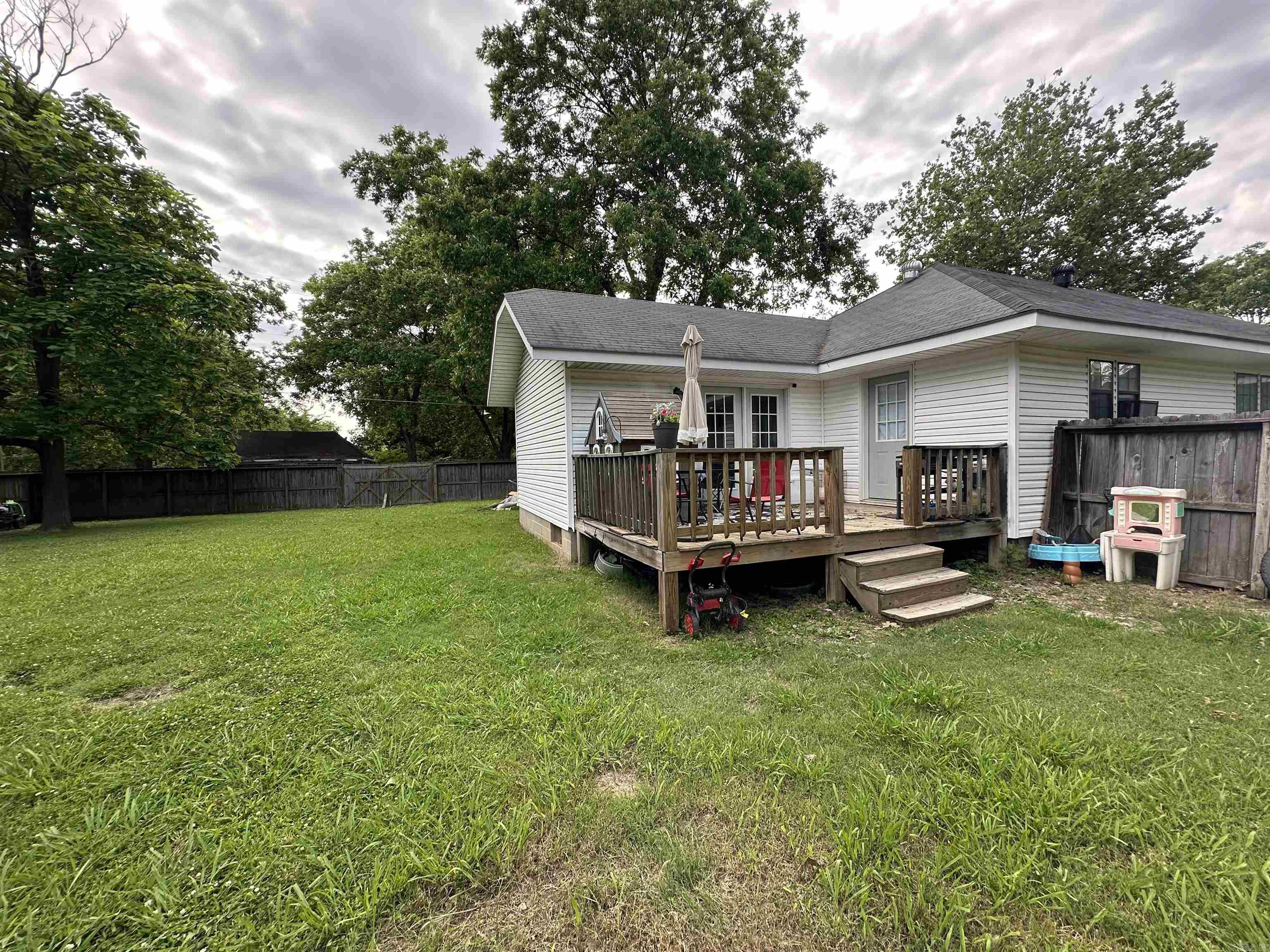 621 W 7th  Rector, AR