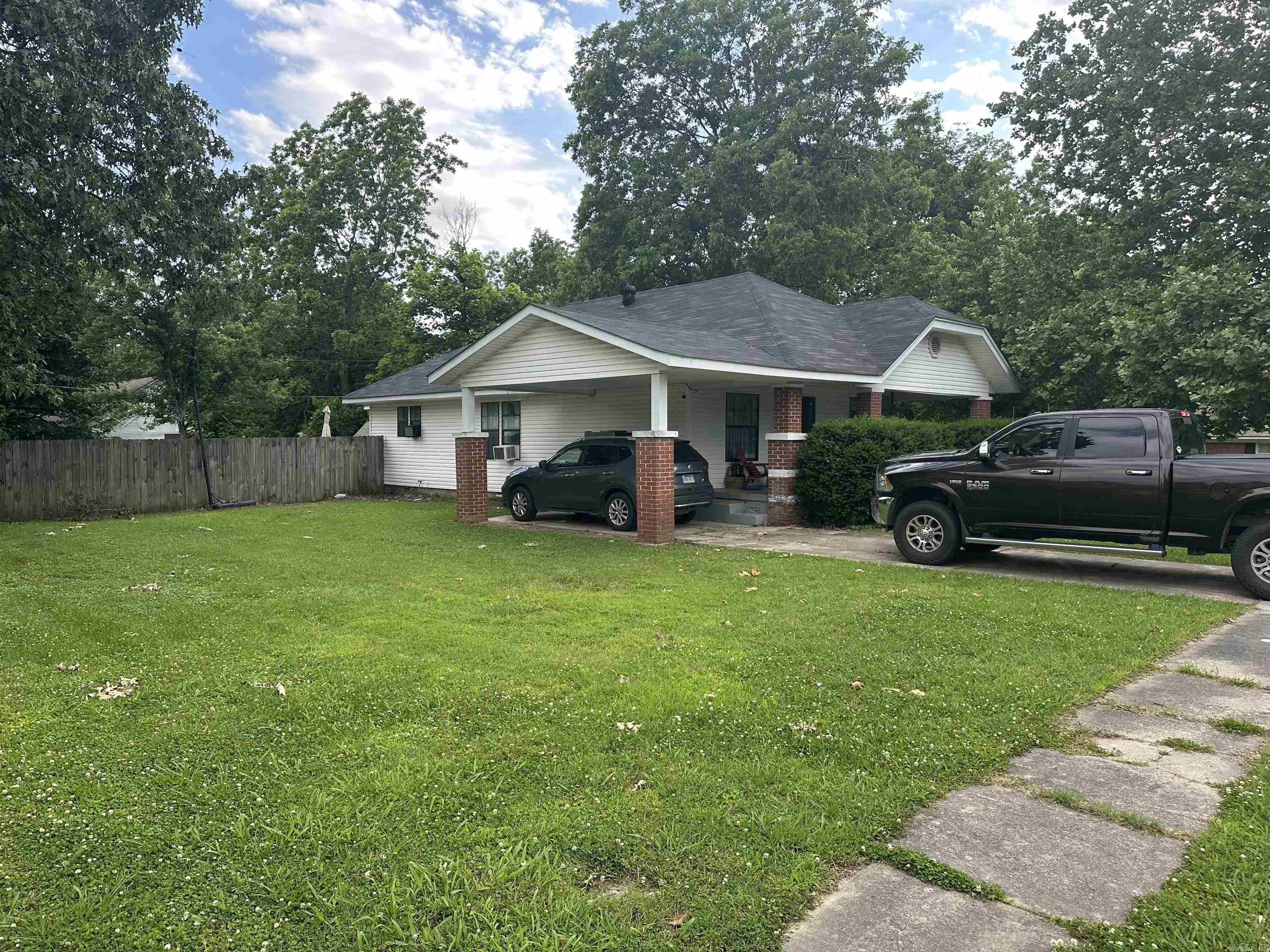 621 W 7th  Rector, AR