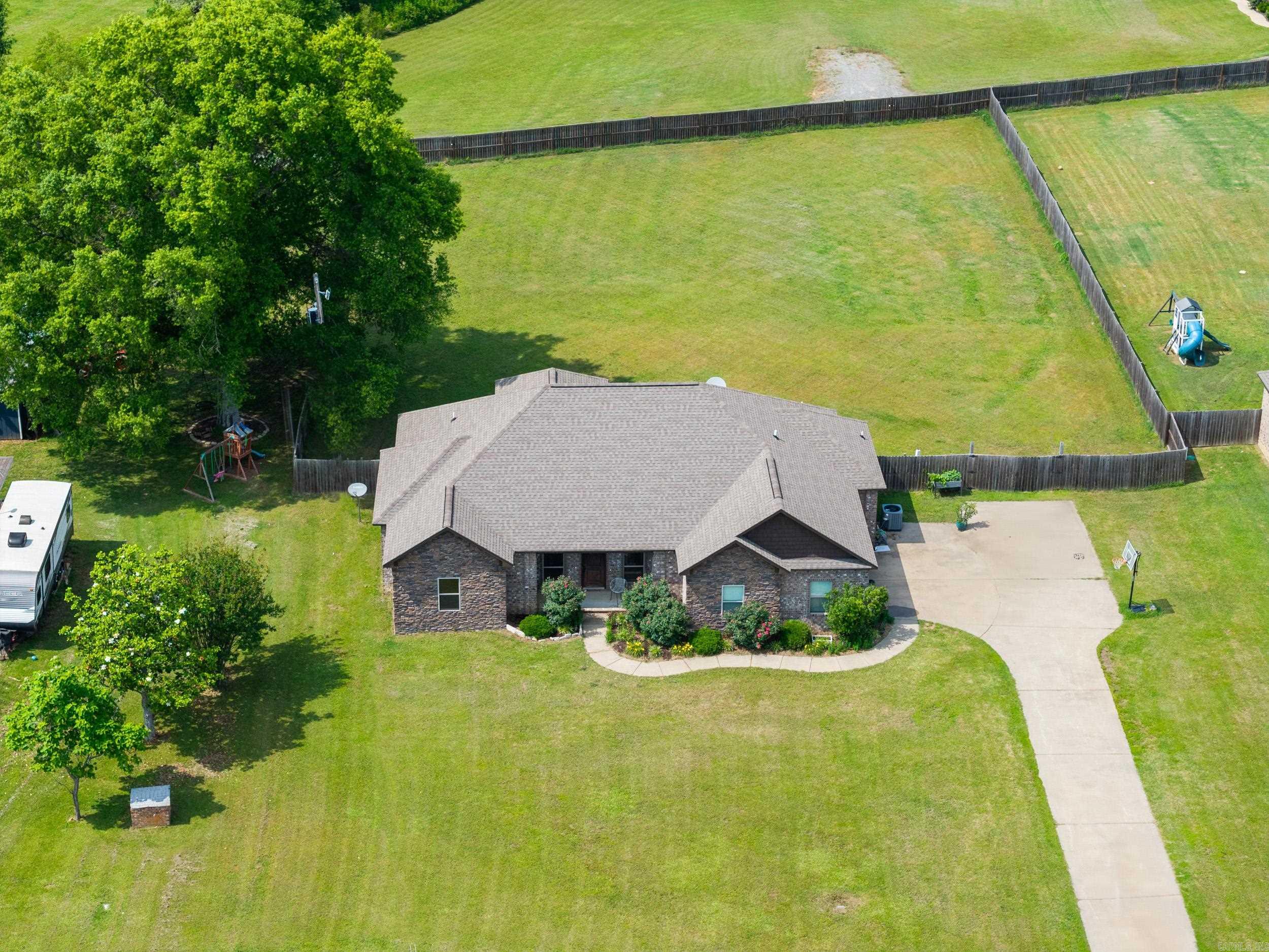 418 W Highway 225  Greenbrier, AR