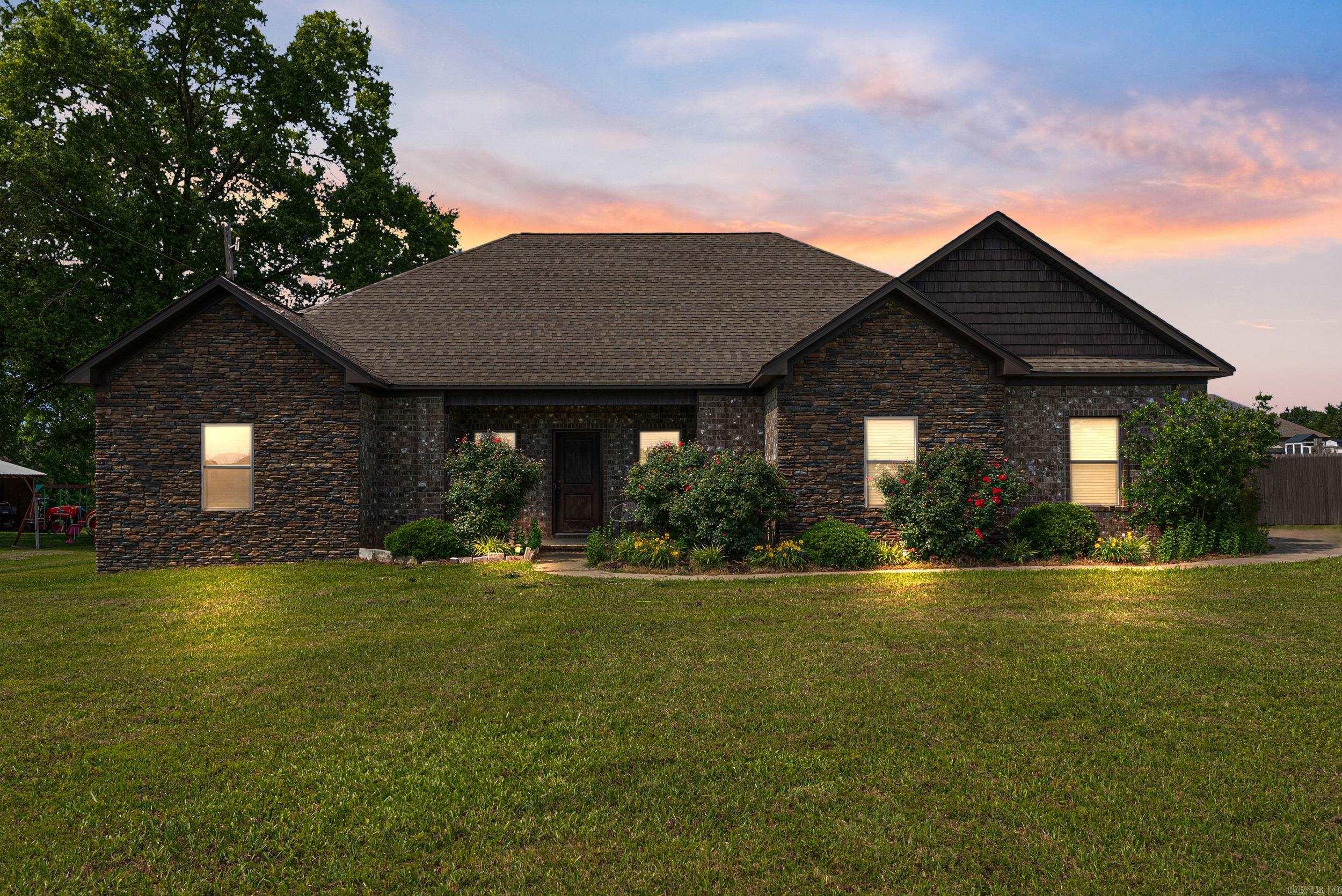 418 W Highway 225  Greenbrier, AR