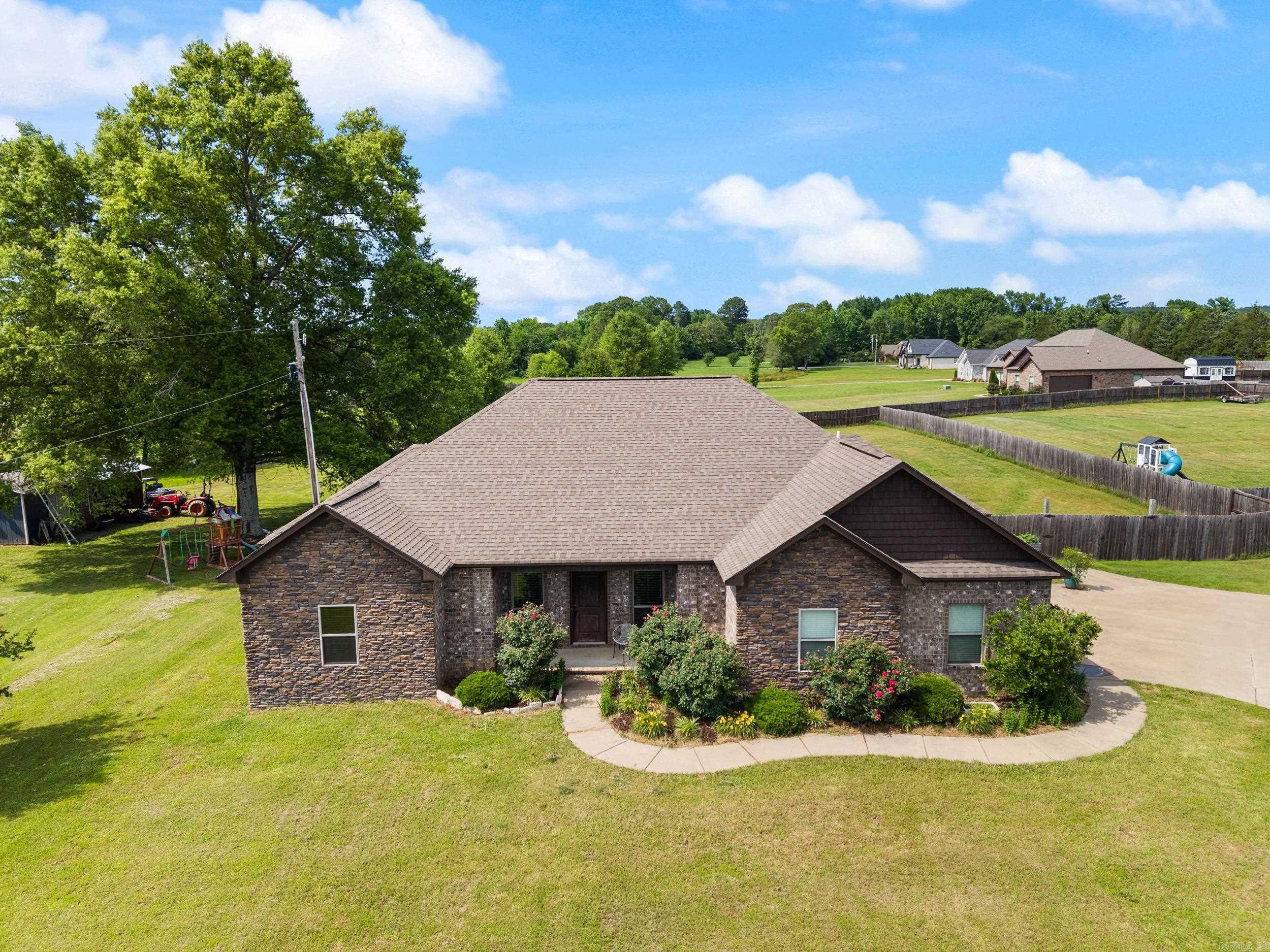 418 W Highway 225  Greenbrier, AR