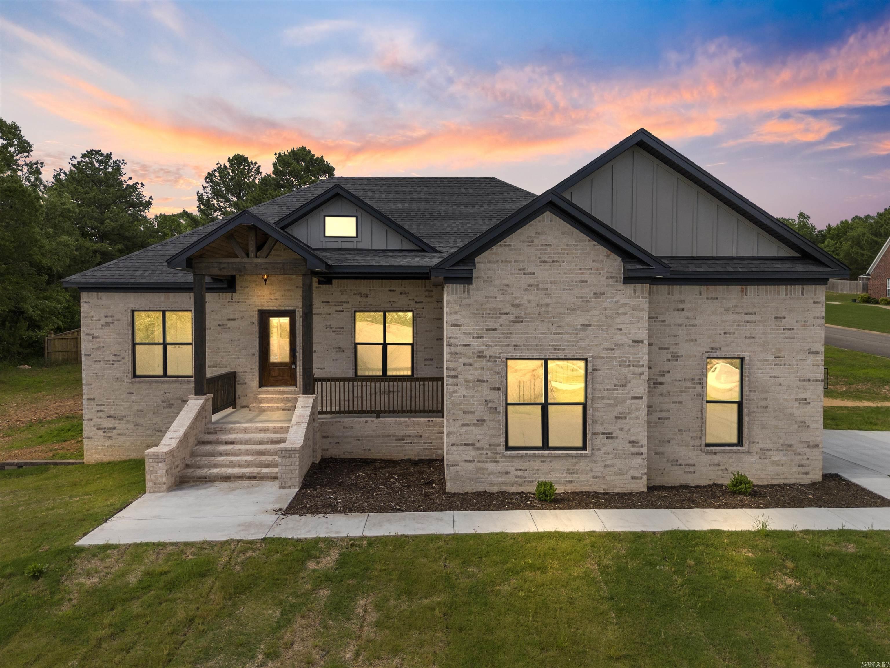 1  Whippoorwill Dr.  Greenbrier, AR