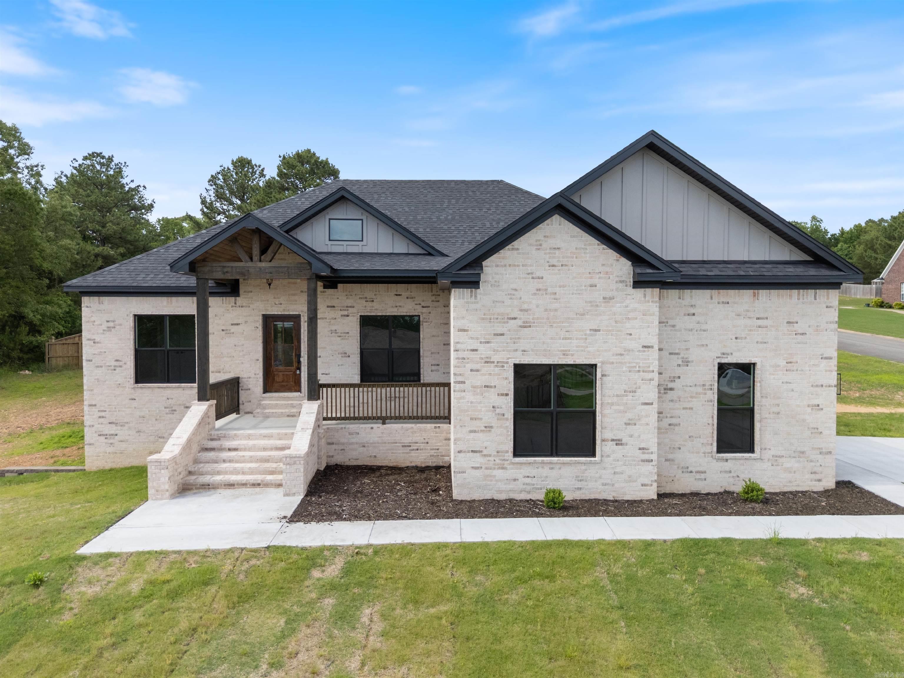 1  Whippoorwill Dr.  Greenbrier, AR