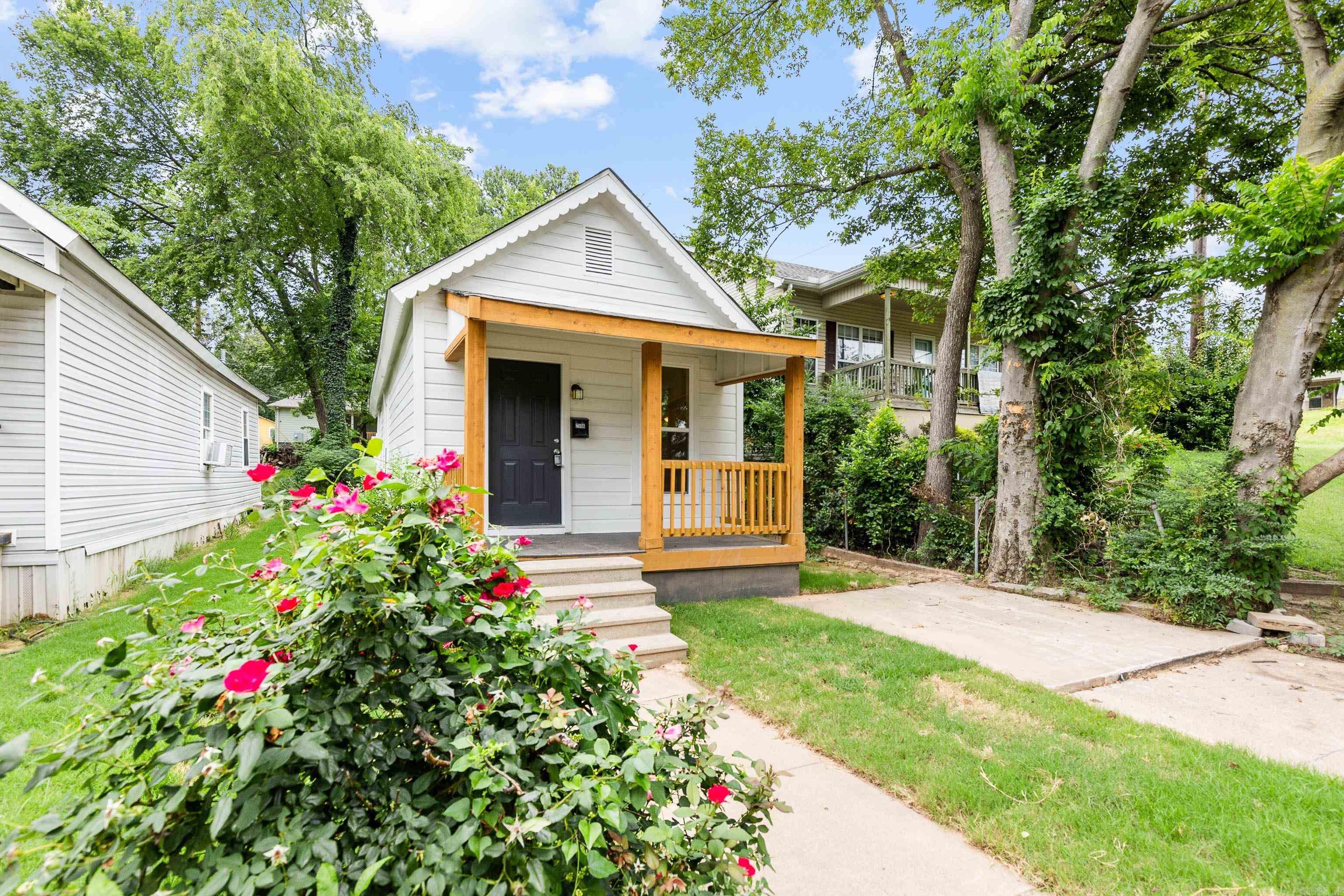 2506 W 6th  Little Rock, AR