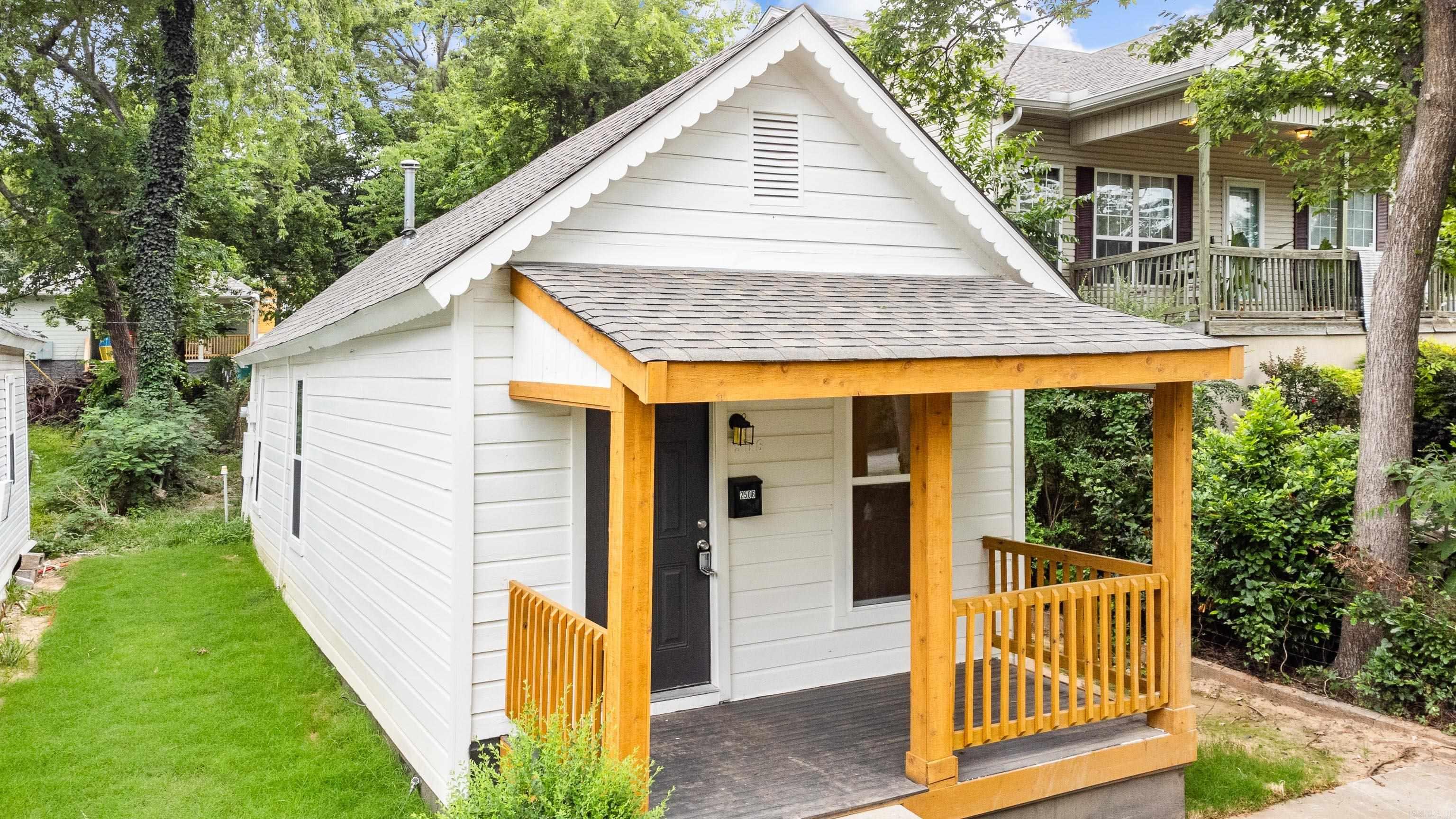 2506 W 6th  Little Rock, AR
