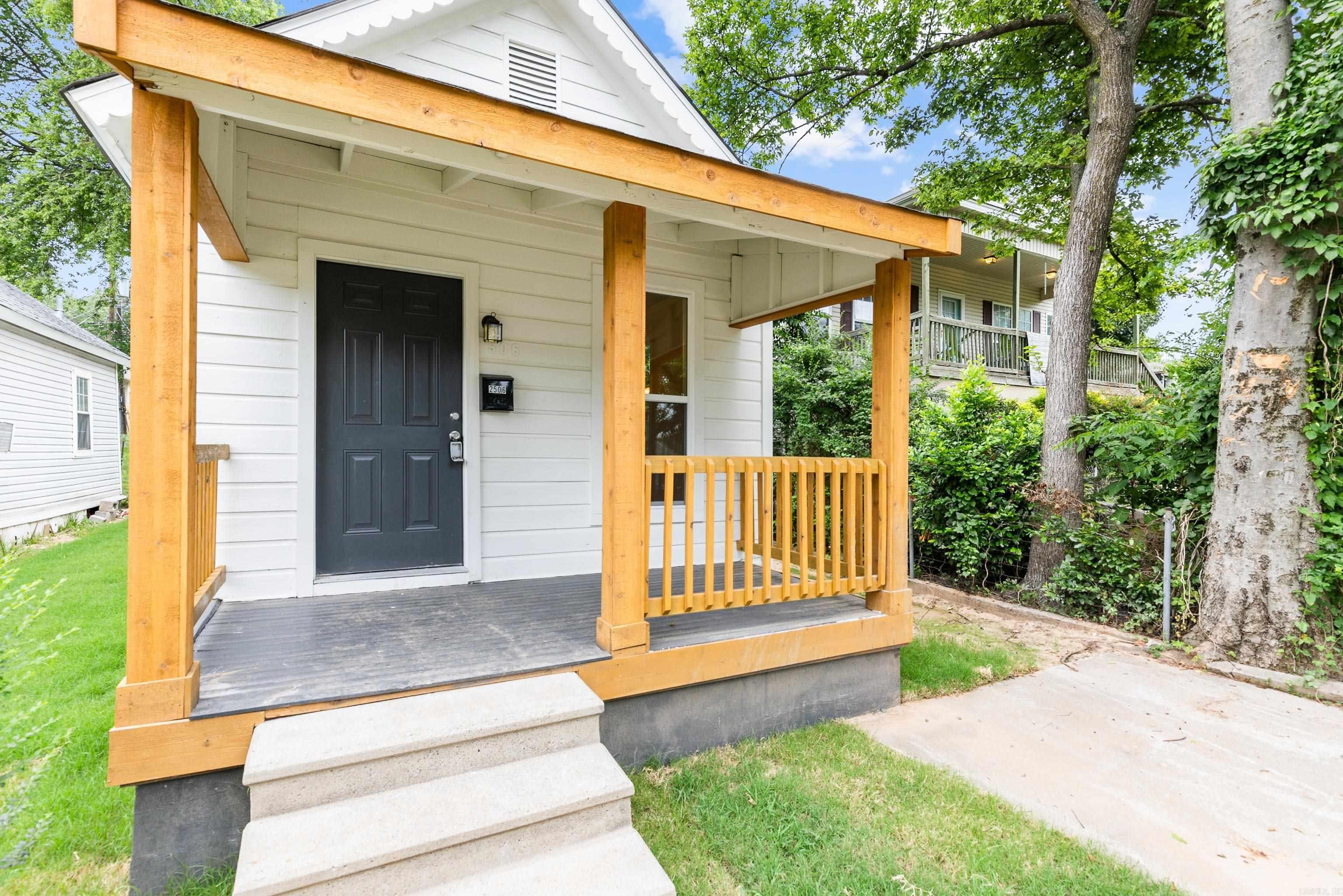 2506 W 6th  Little Rock, AR
