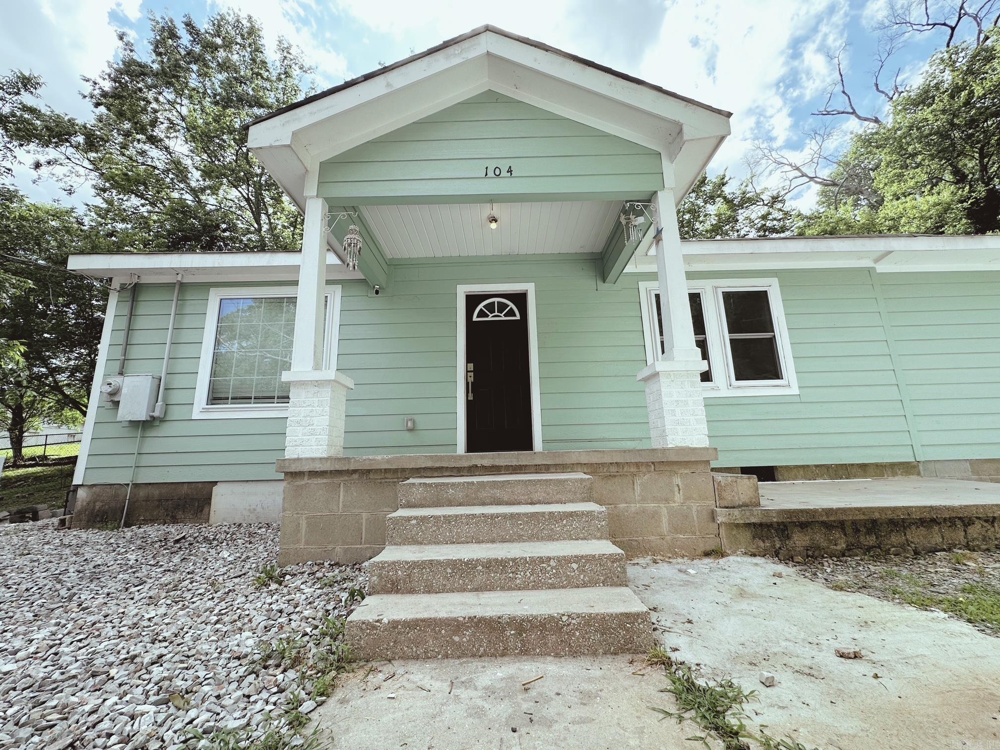 104  Kansas St  Hot Springs, AR