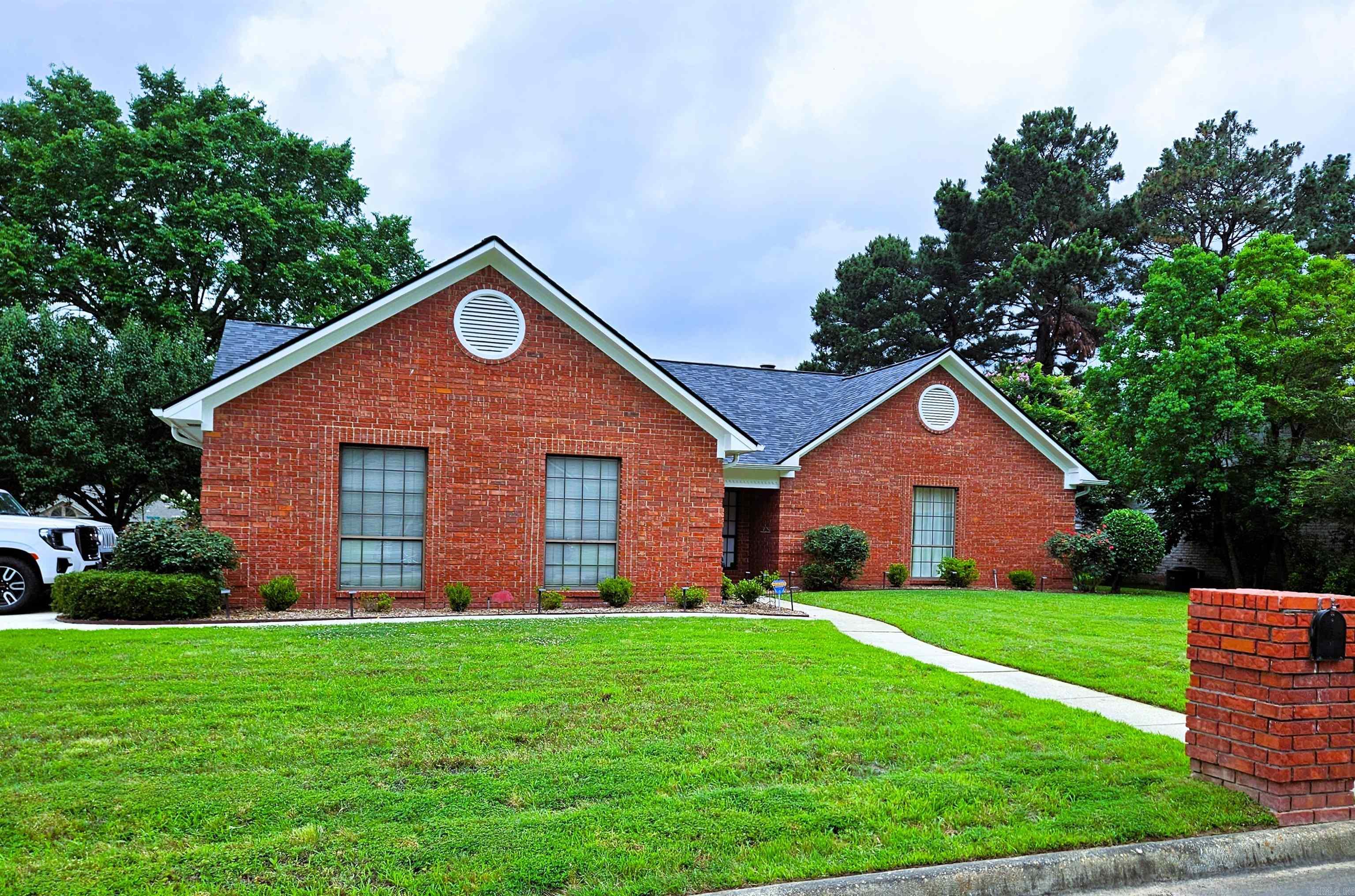 3801 E Castleridge Drive