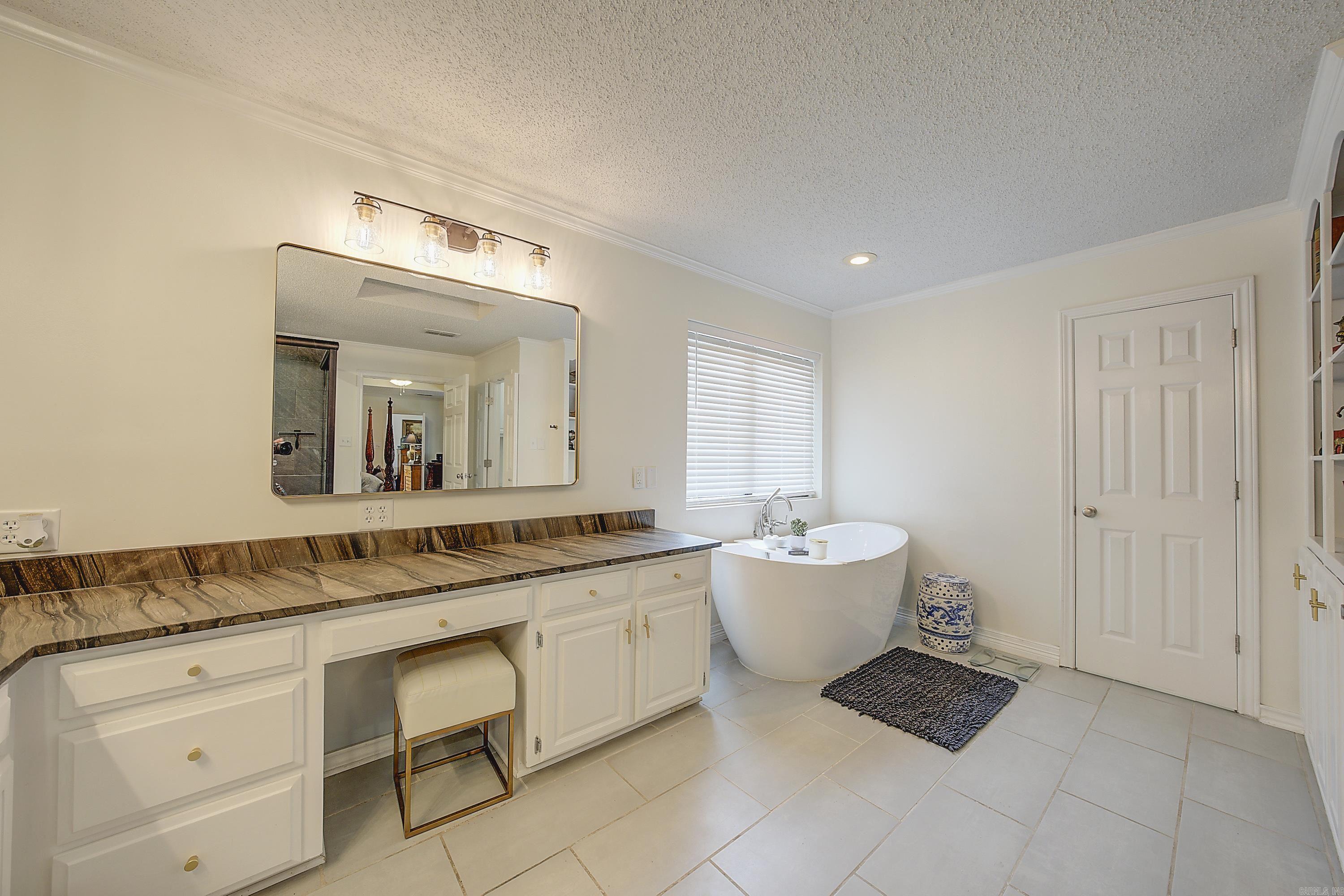 3801 E Castleridge  Texarkana, AR