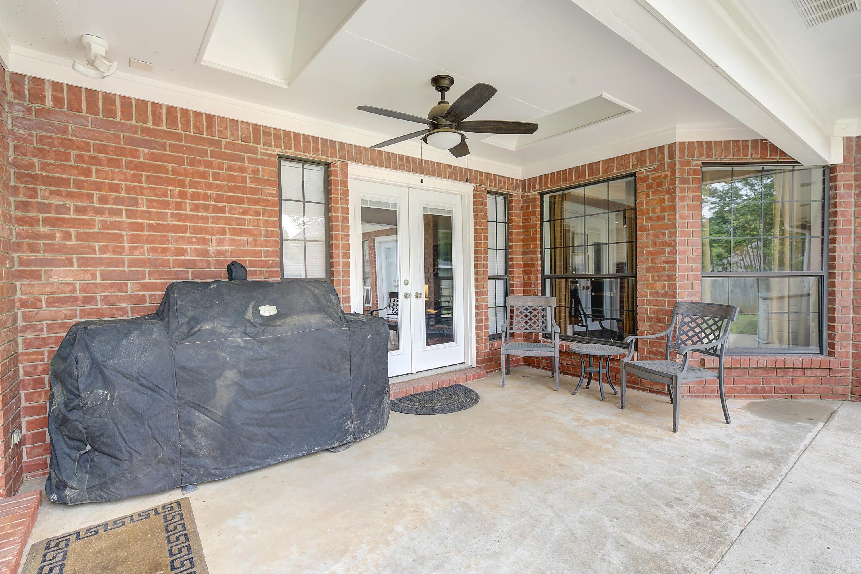 3801 E Castleridge  Texarkana, AR