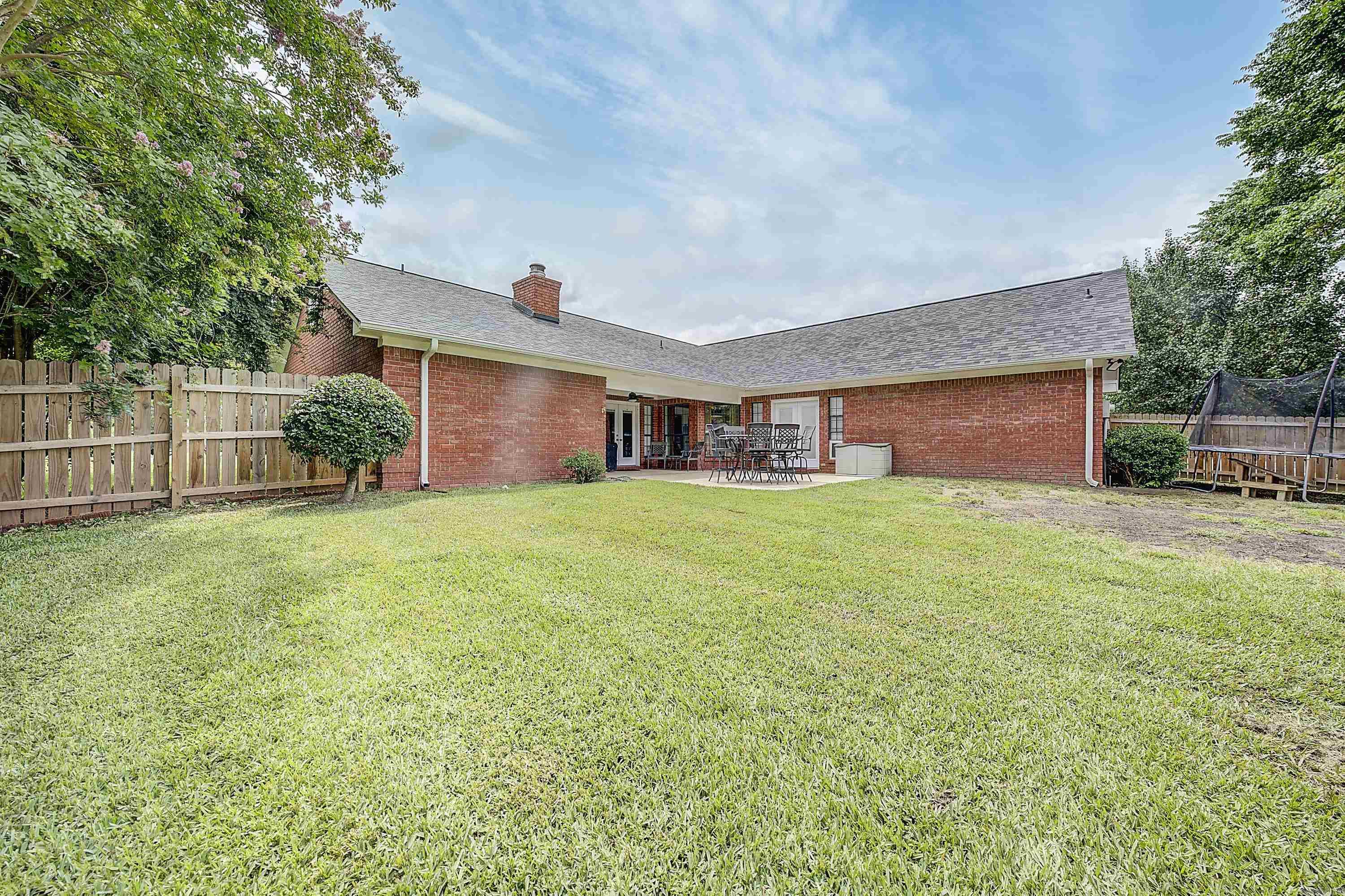 3801 E Castleridge  Texarkana, AR