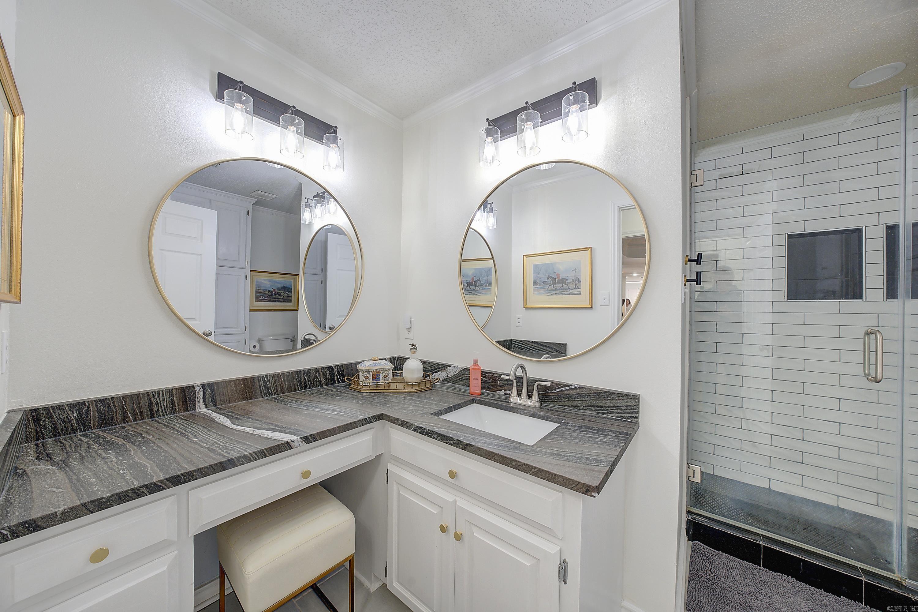 3801 E Castleridge  Texarkana, AR