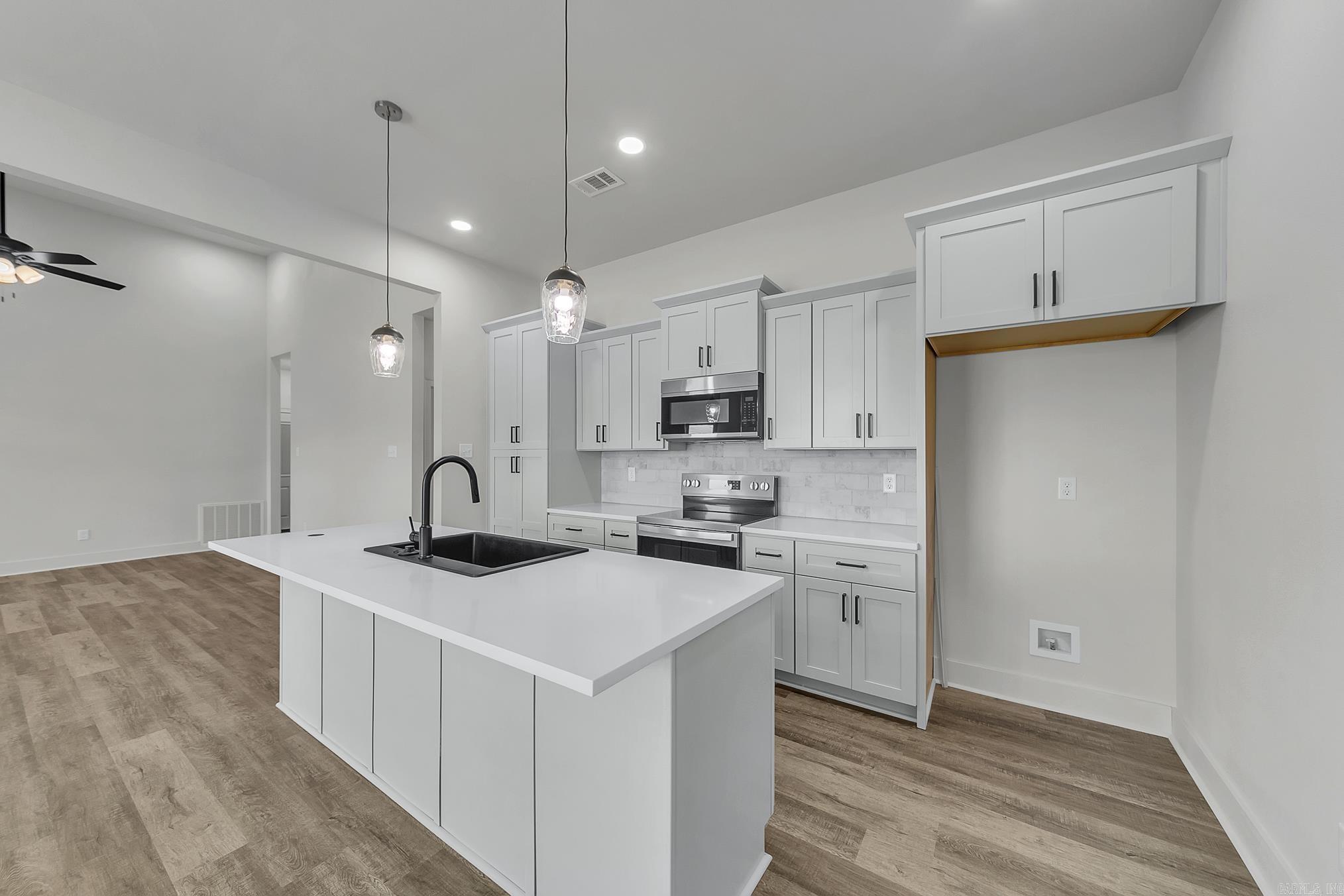 412  N 3rd  Cabot, AR