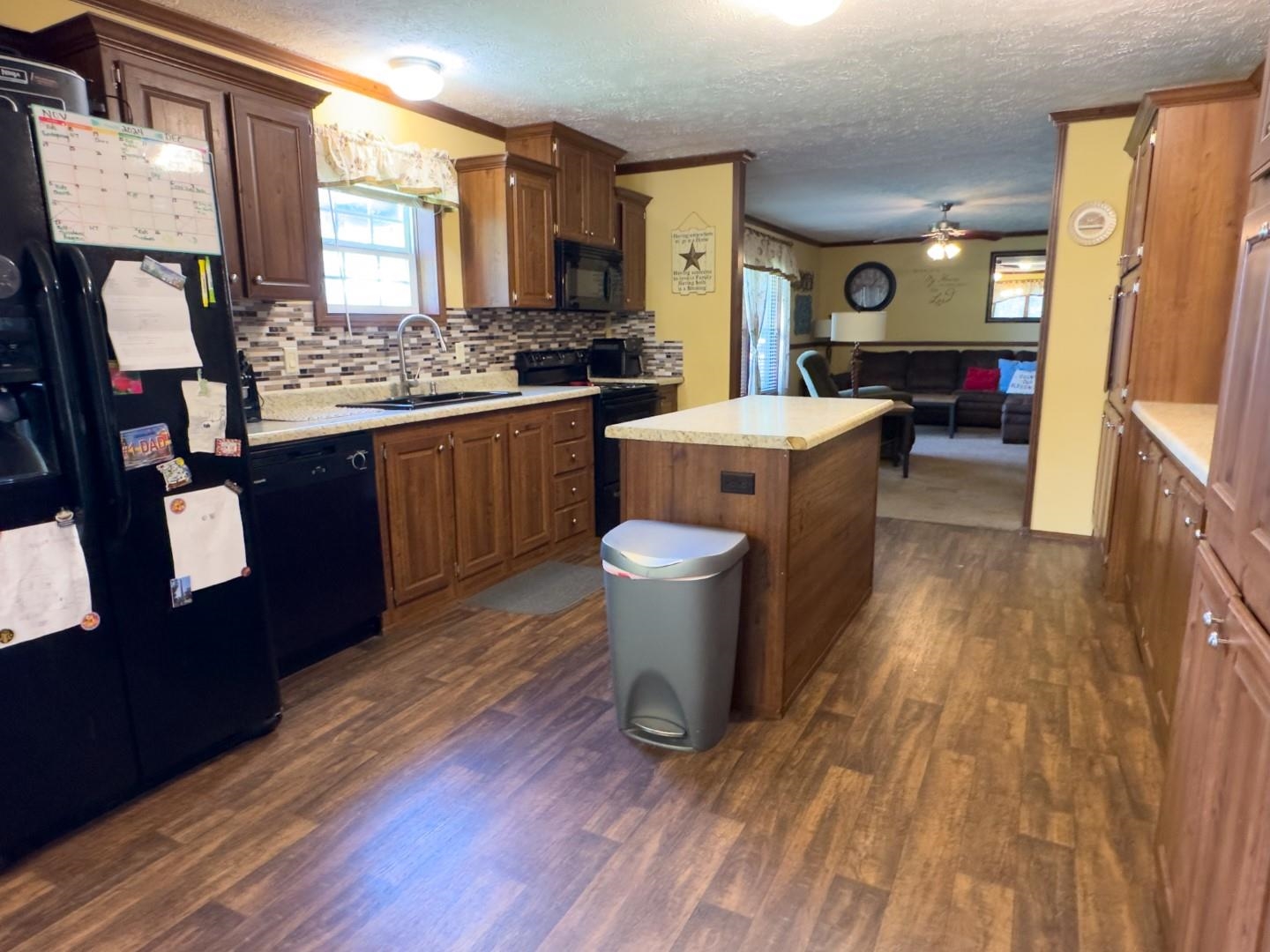 4764  Byron  Salem, AR