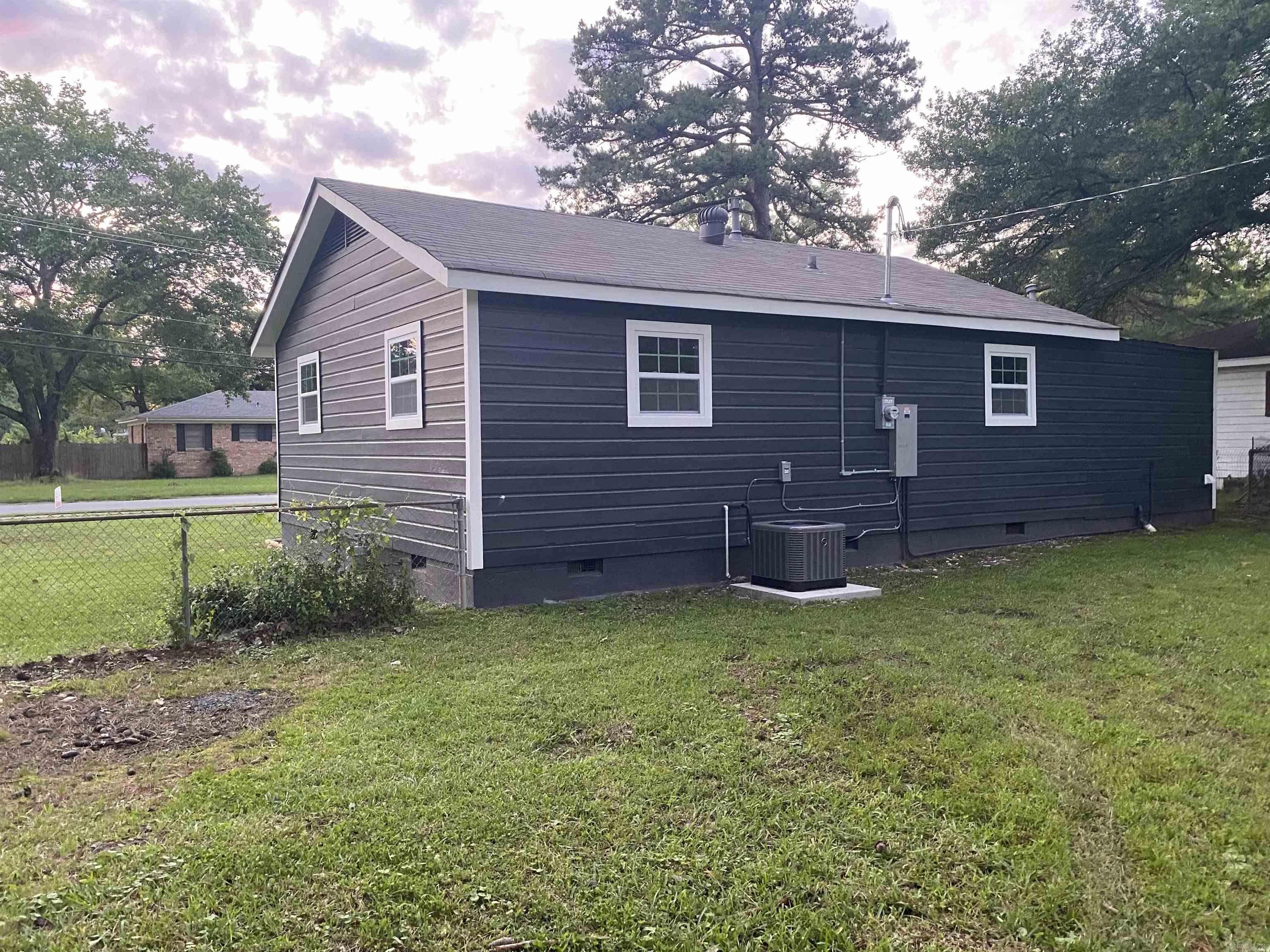 905  Sharp Dr.  Jacksonville, AR
