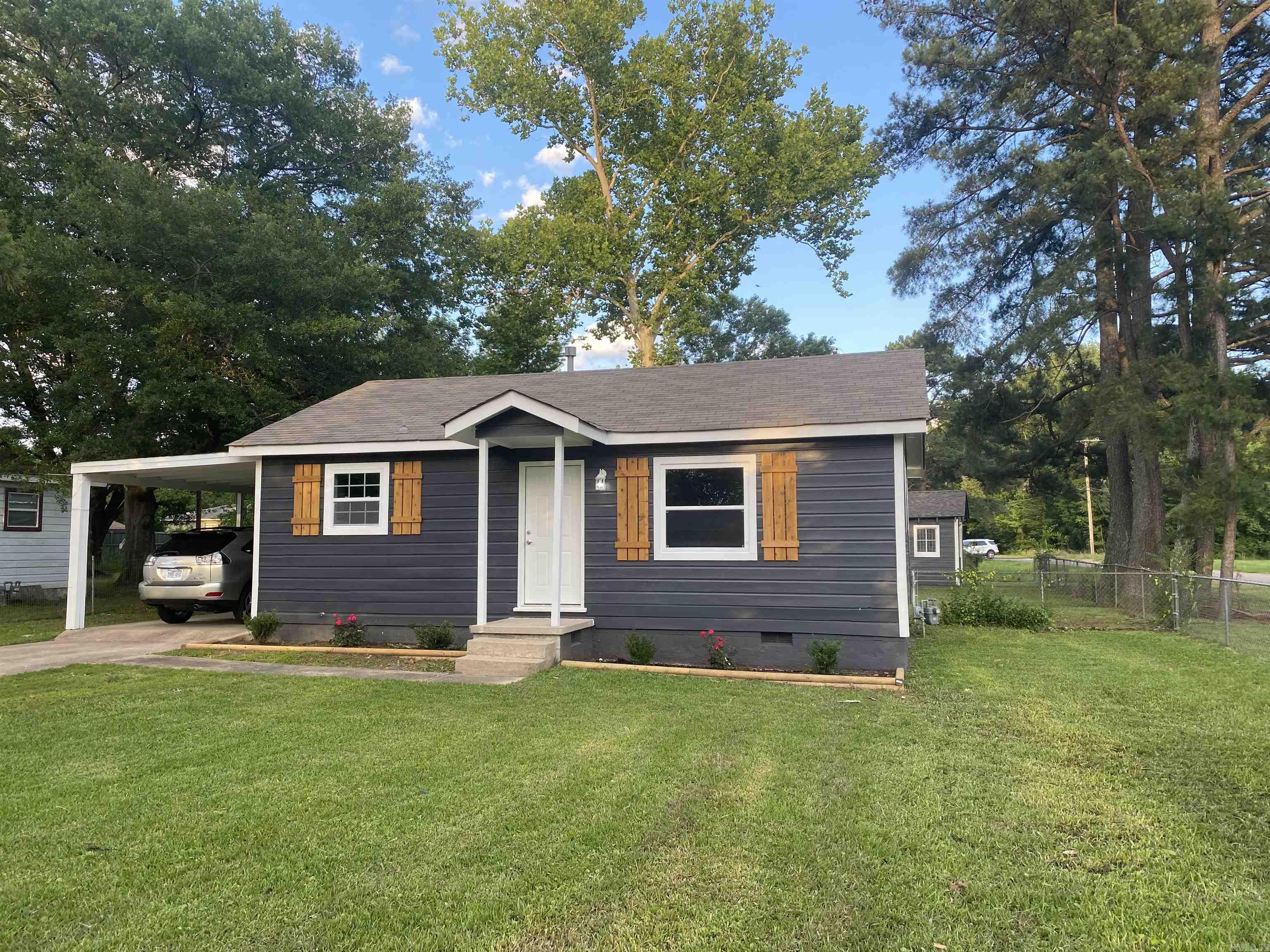 905  Sharp Dr.  Jacksonville, AR