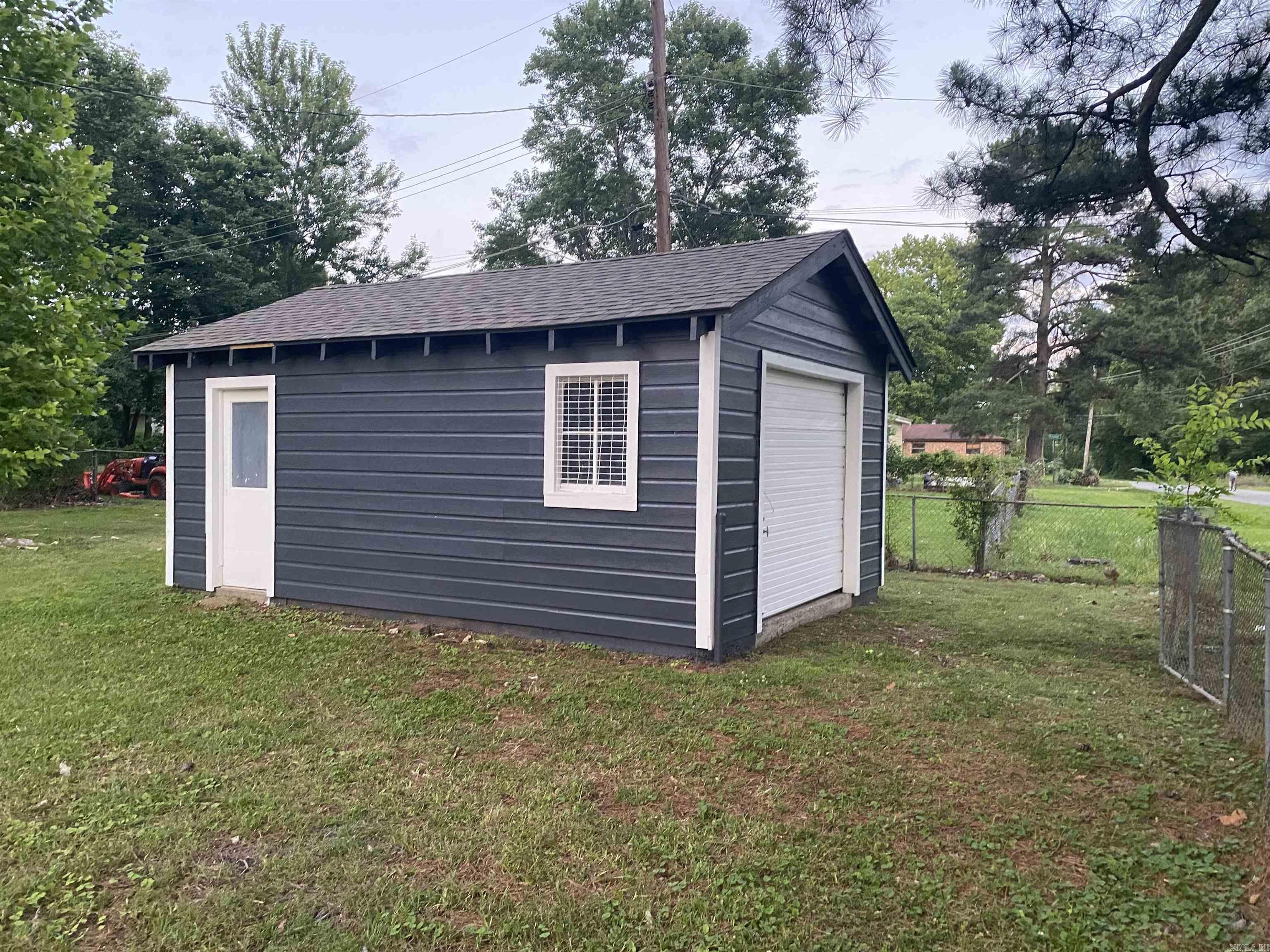 905  Sharp Dr.  Jacksonville, AR