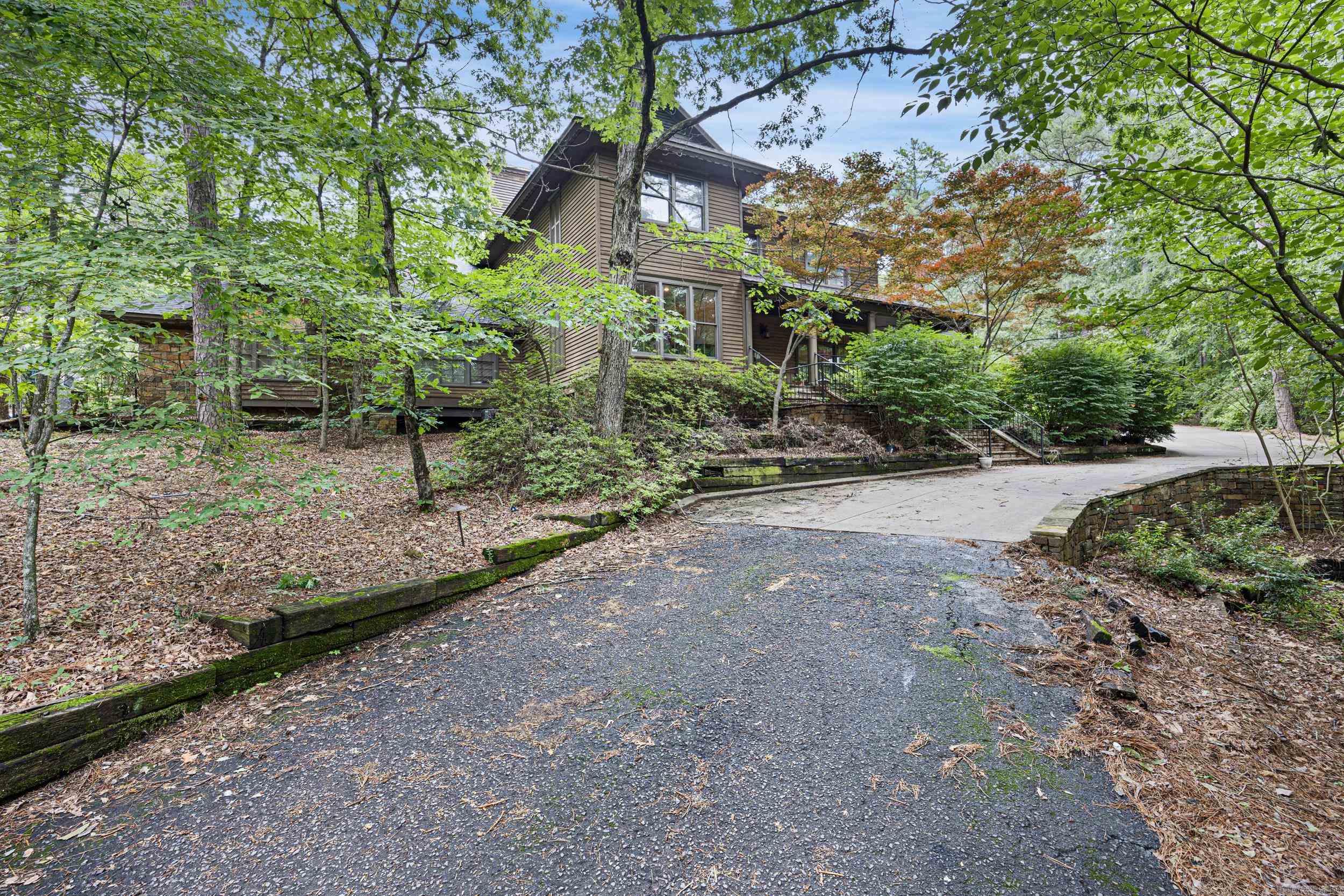 407  Dove  Russellville, AR