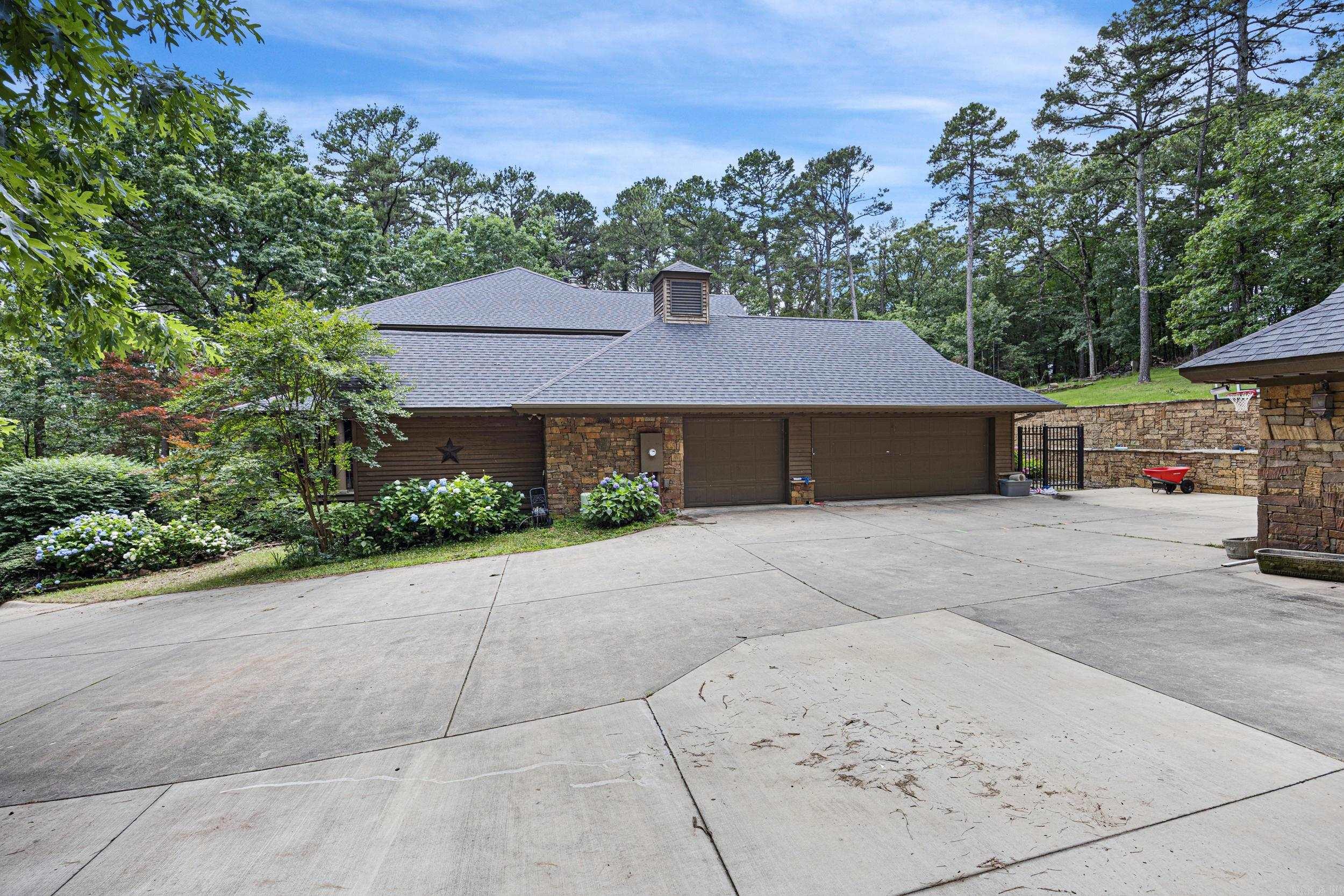 407  Dove  Russellville, AR