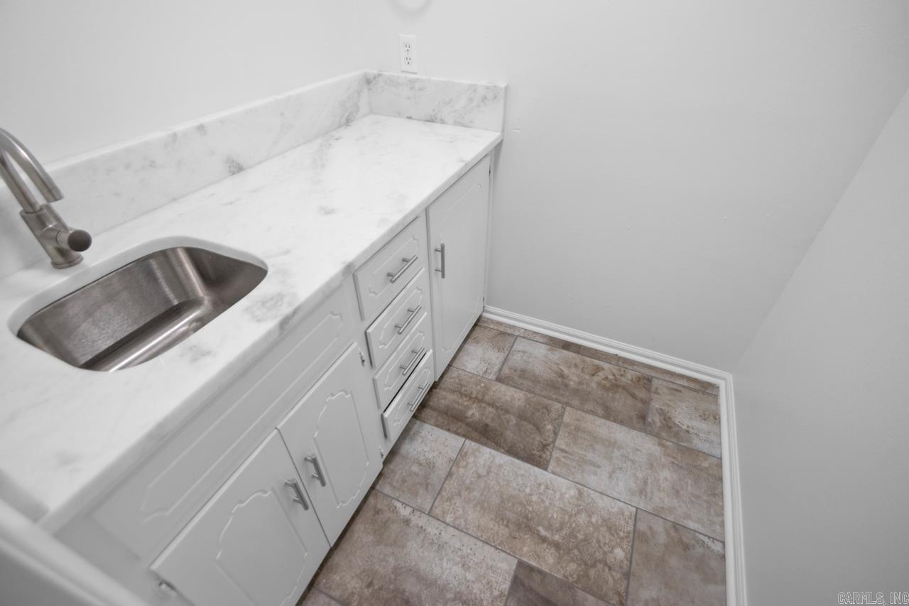 3  Poydras  Little Rock, AR