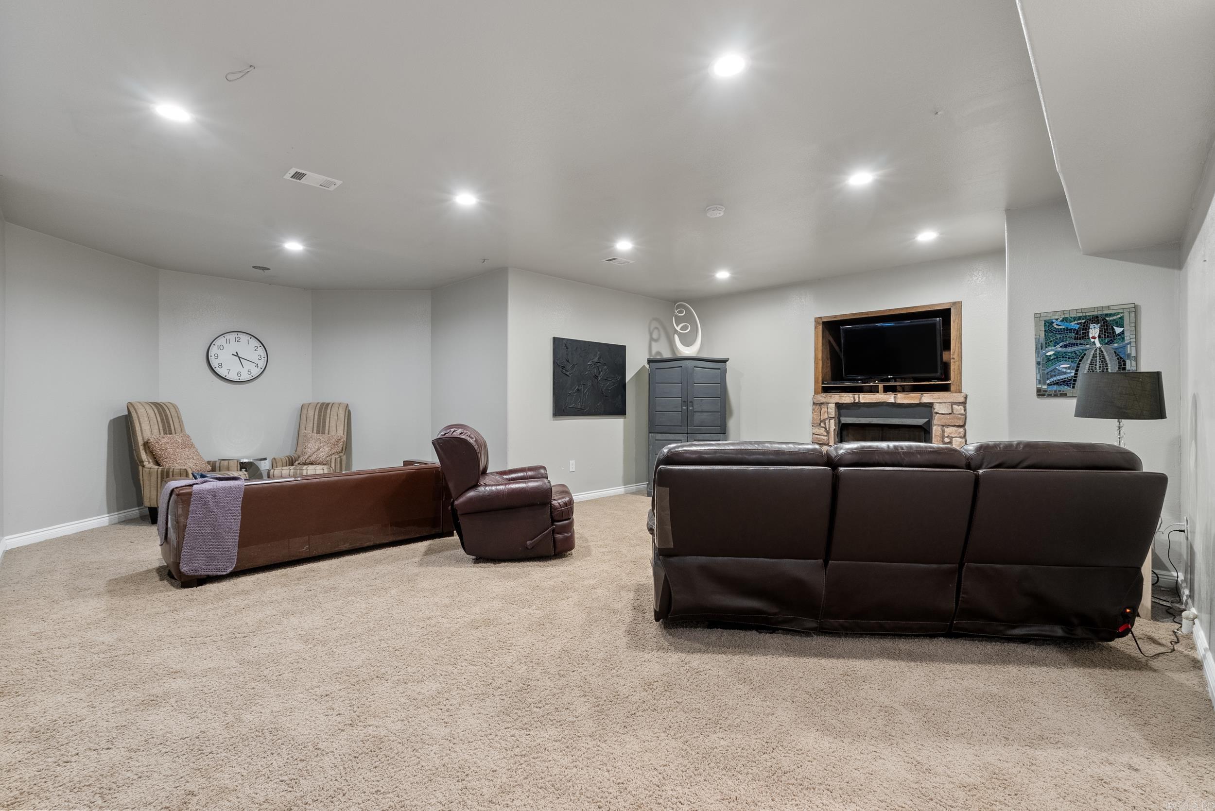 2711  Johnson Lane  Benton, AR