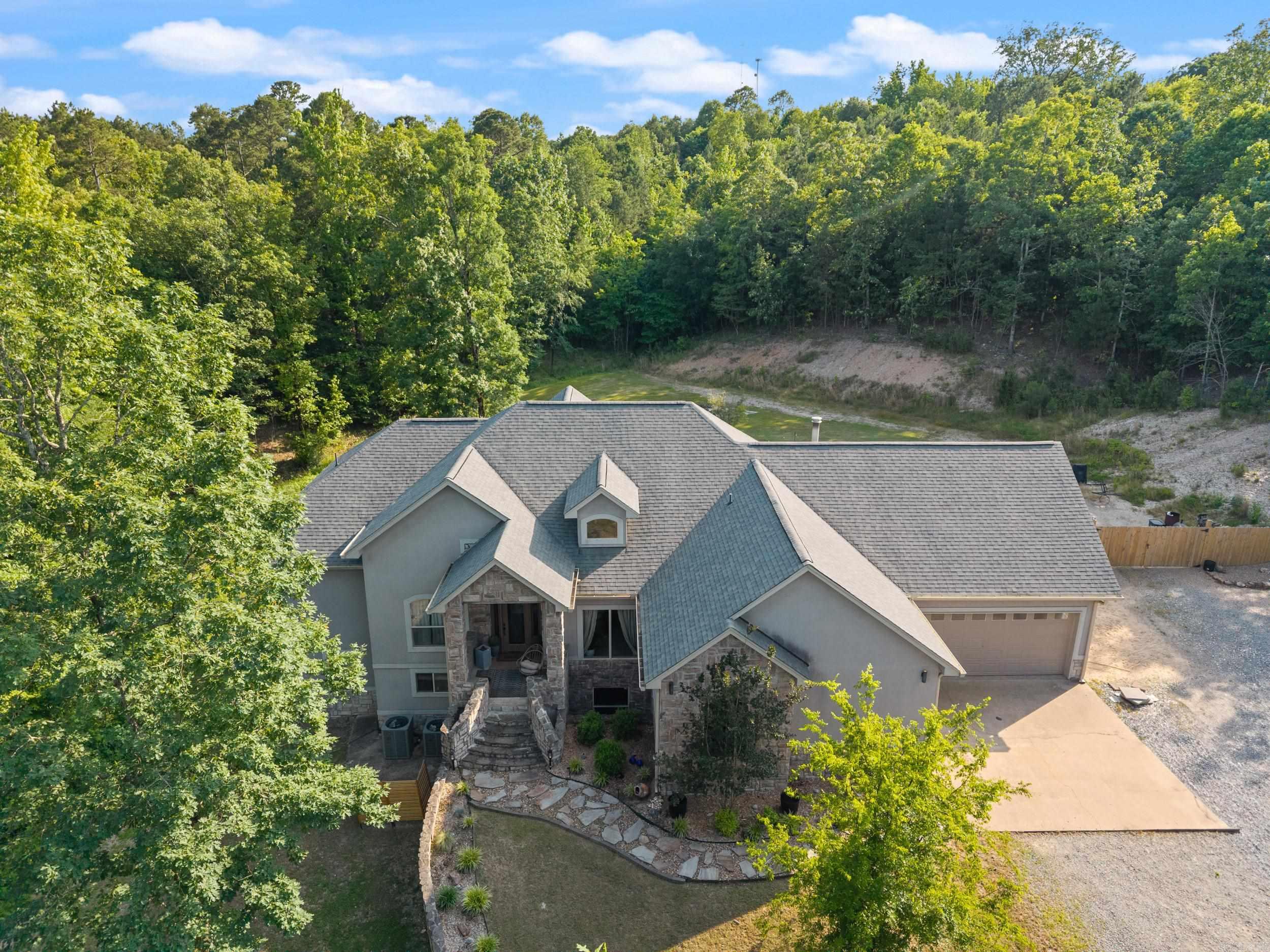 2711  Johnson Lane  Benton, AR