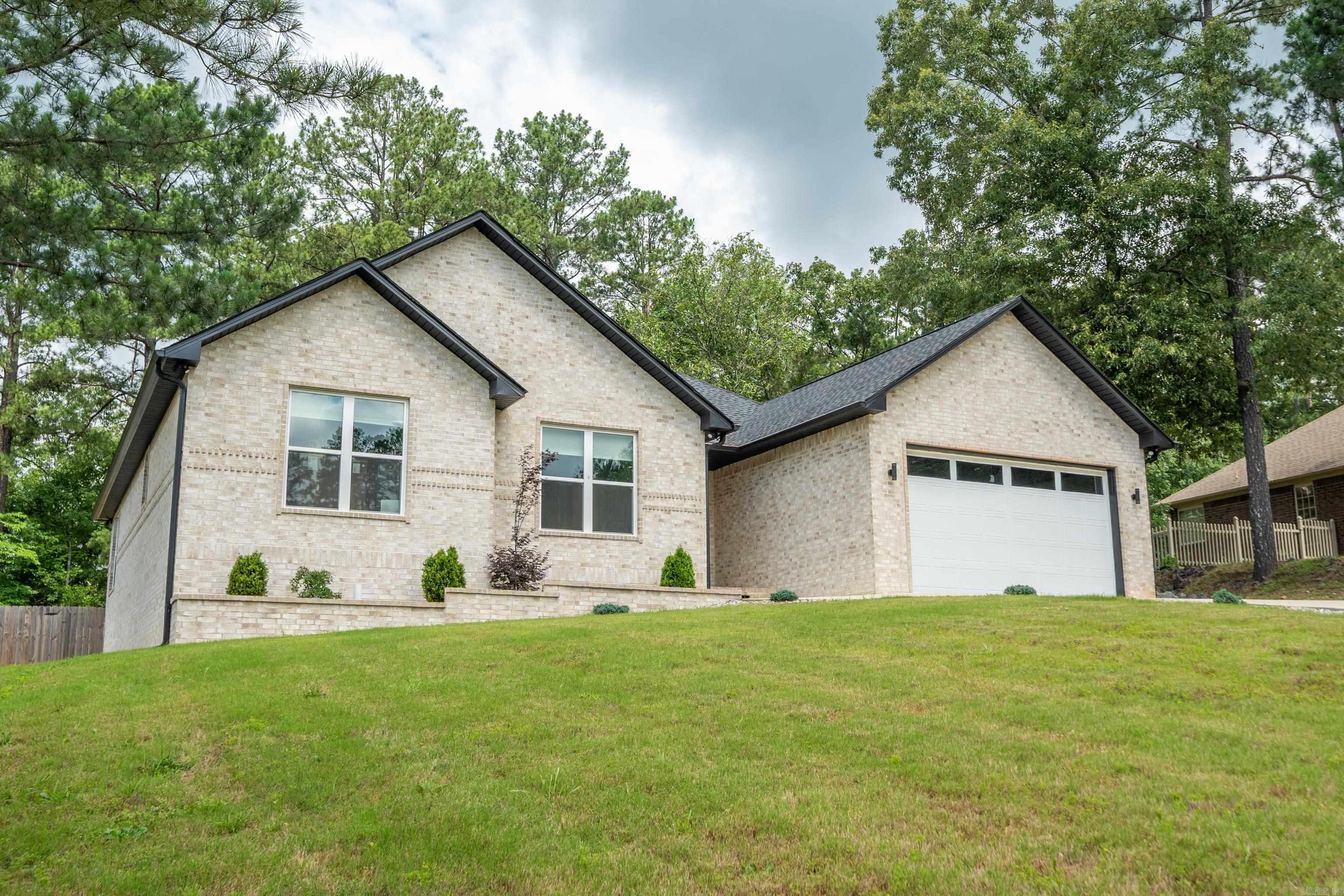 141  Ridgeway  Hot Springs, AR