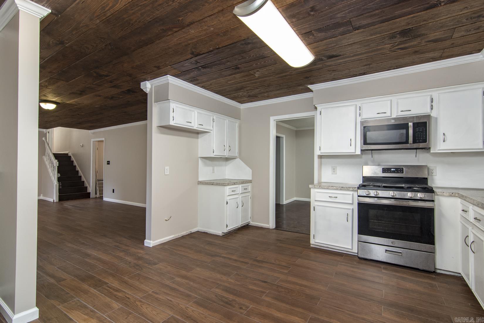 2200  Black River  North Little Rock, AR