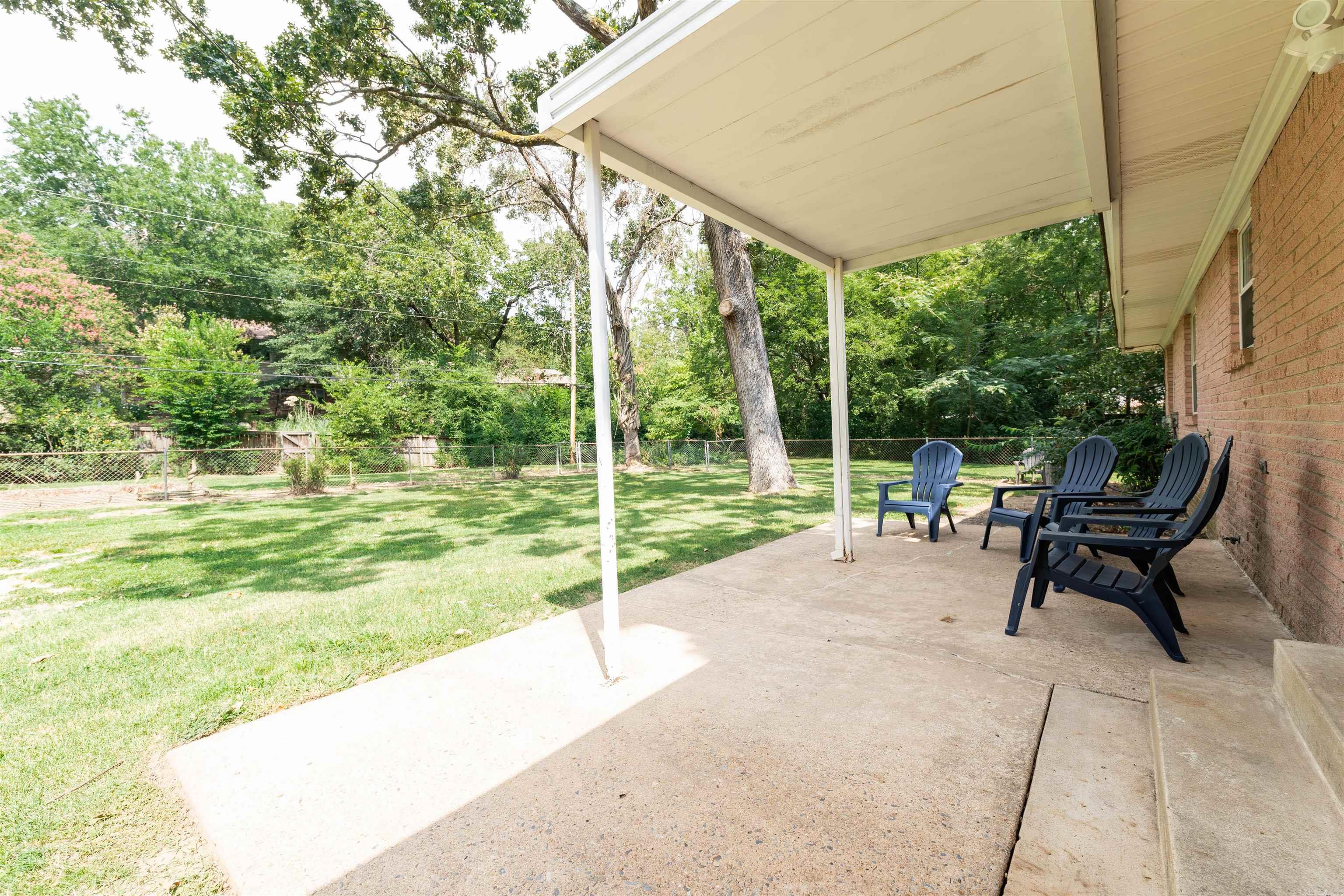 6924 W Markham  Little Rock, AR