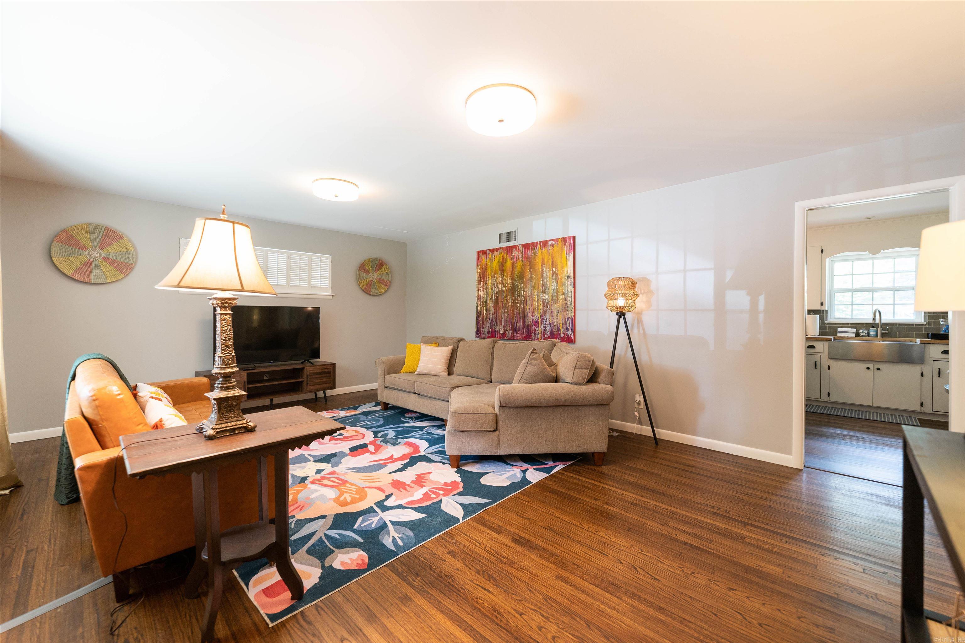 6924 W Markham  Little Rock, AR