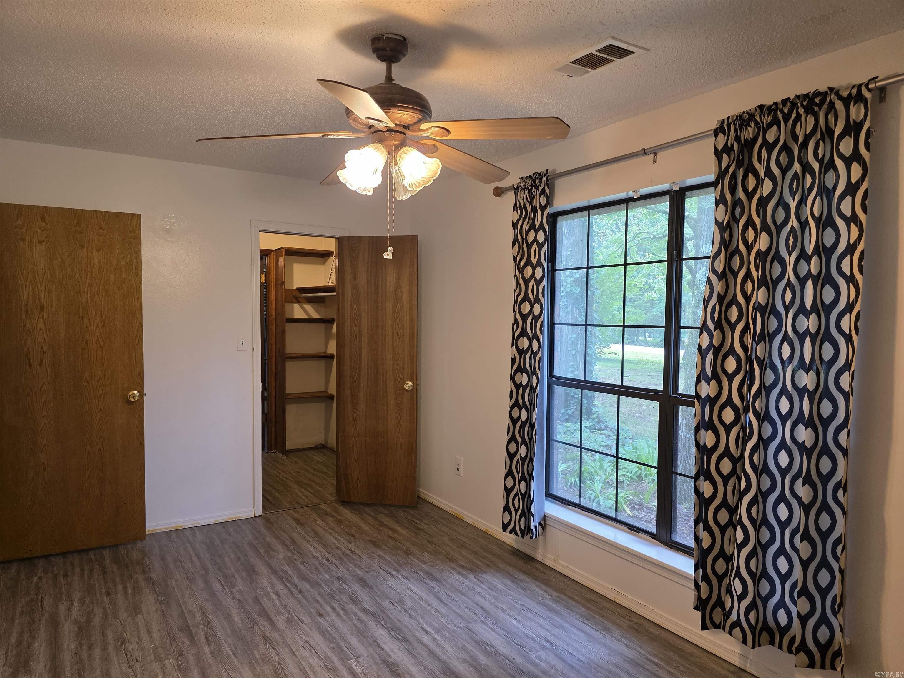535  Ridgeview  Russellville, AR