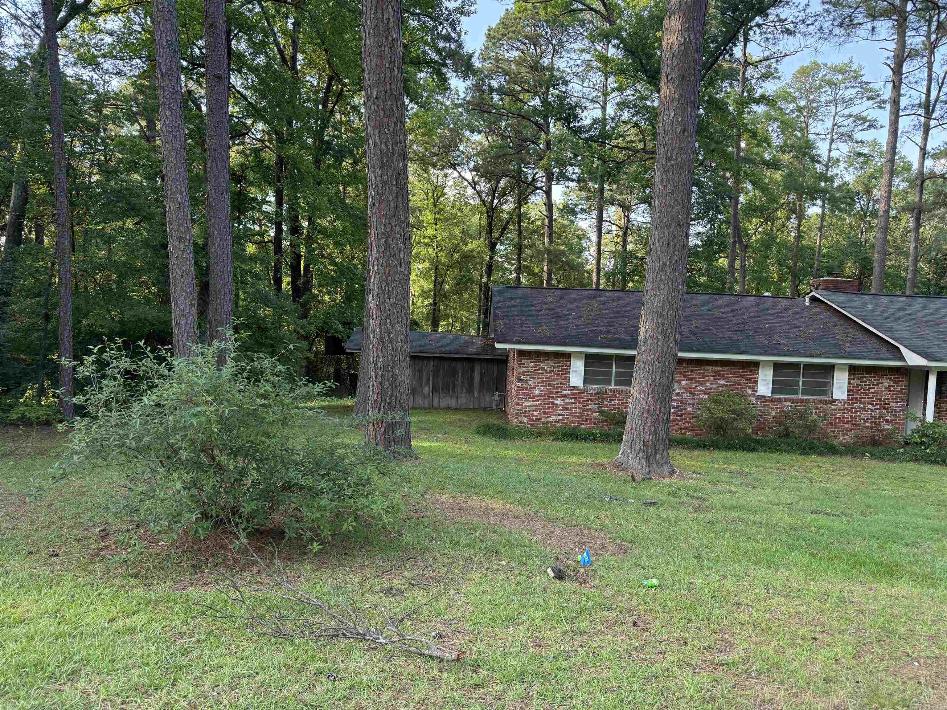 7411  SUBURBIA DR  Pine Bluff, AR