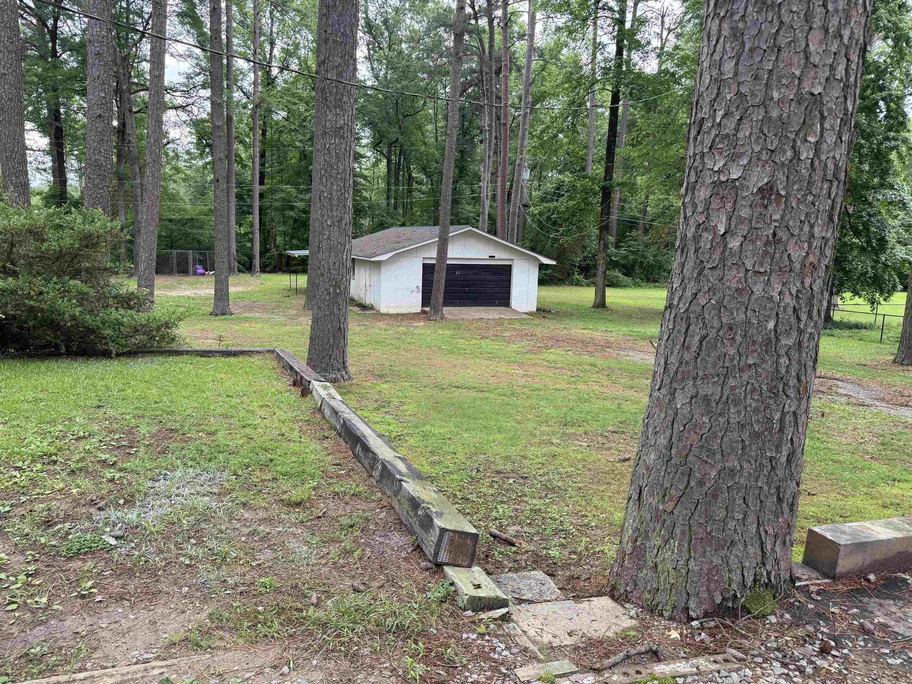7411  SUBURBIA DR  Pine Bluff, AR