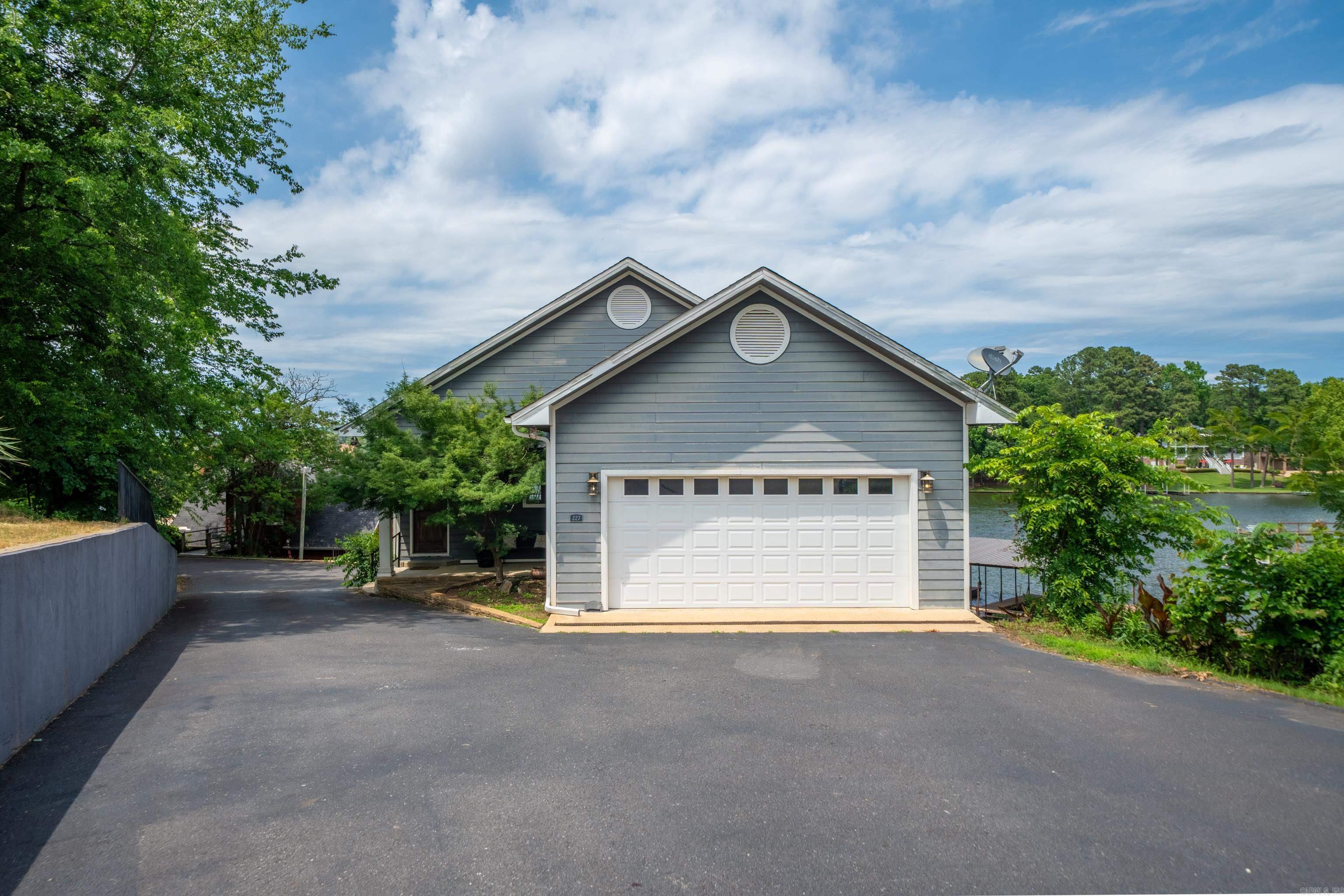 227  Long Island  Hot Springs, AR