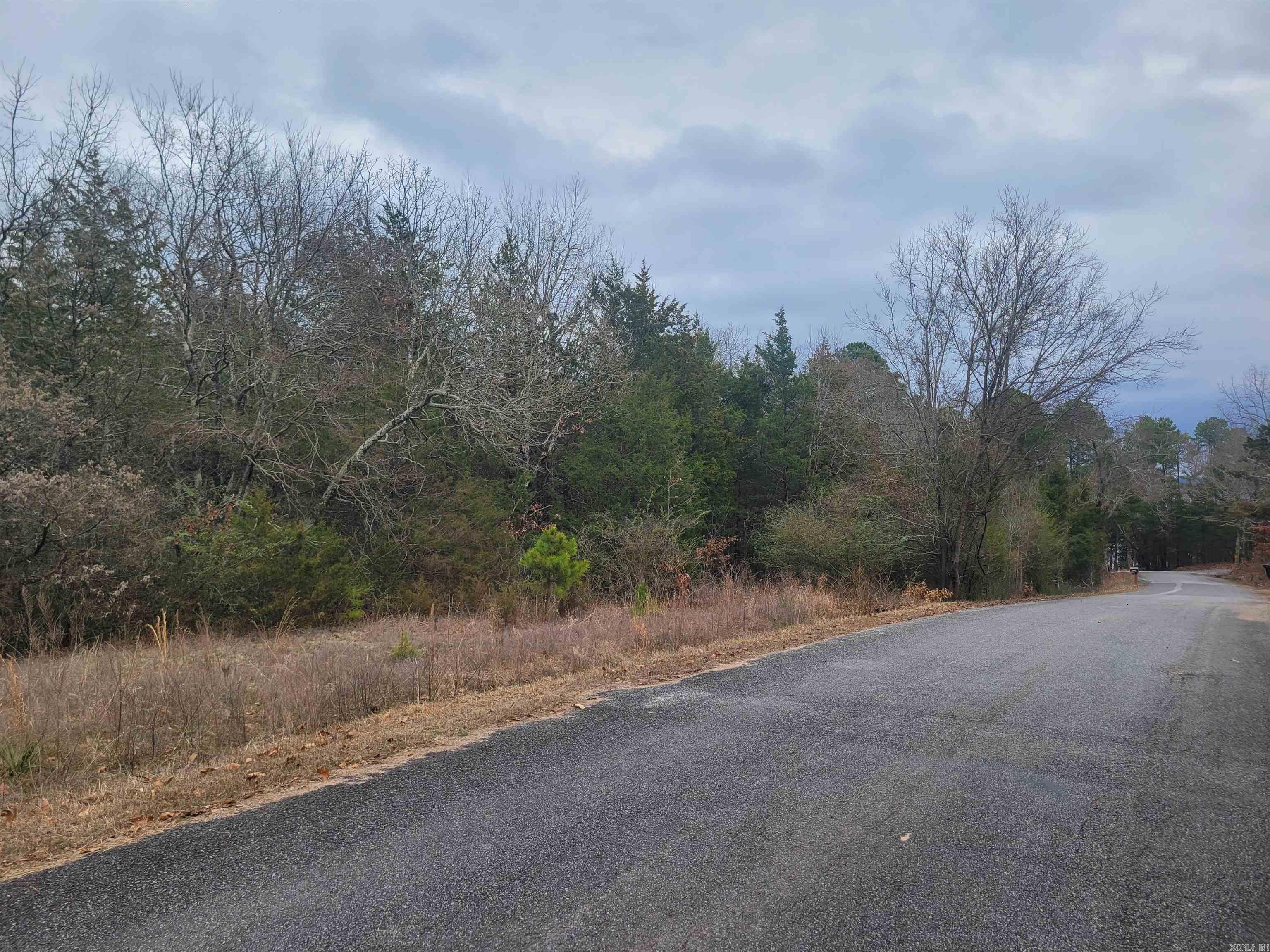1631  Fox Chase  Greers Ferry, AR
