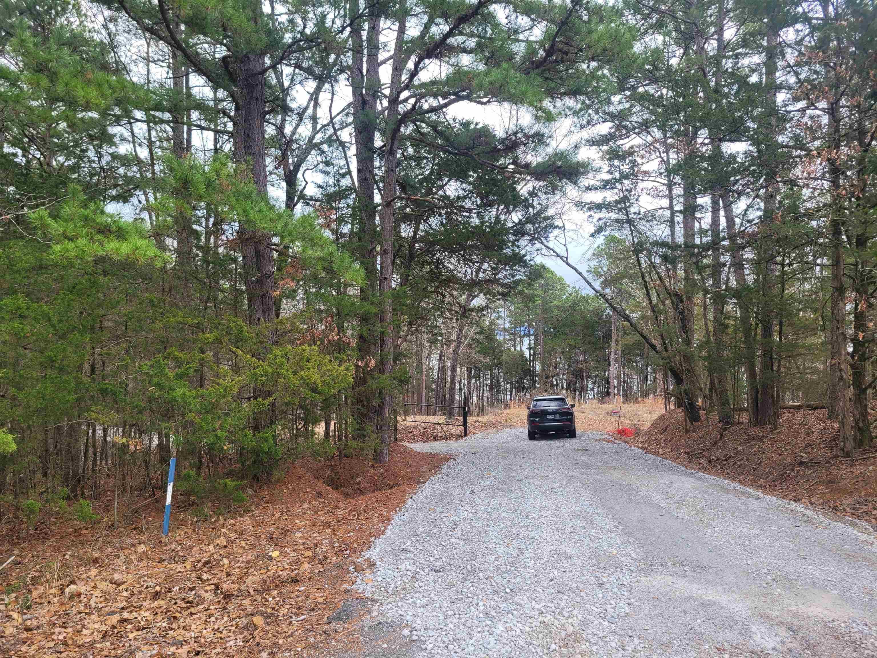 1631  Fox Chase  Greers Ferry, AR