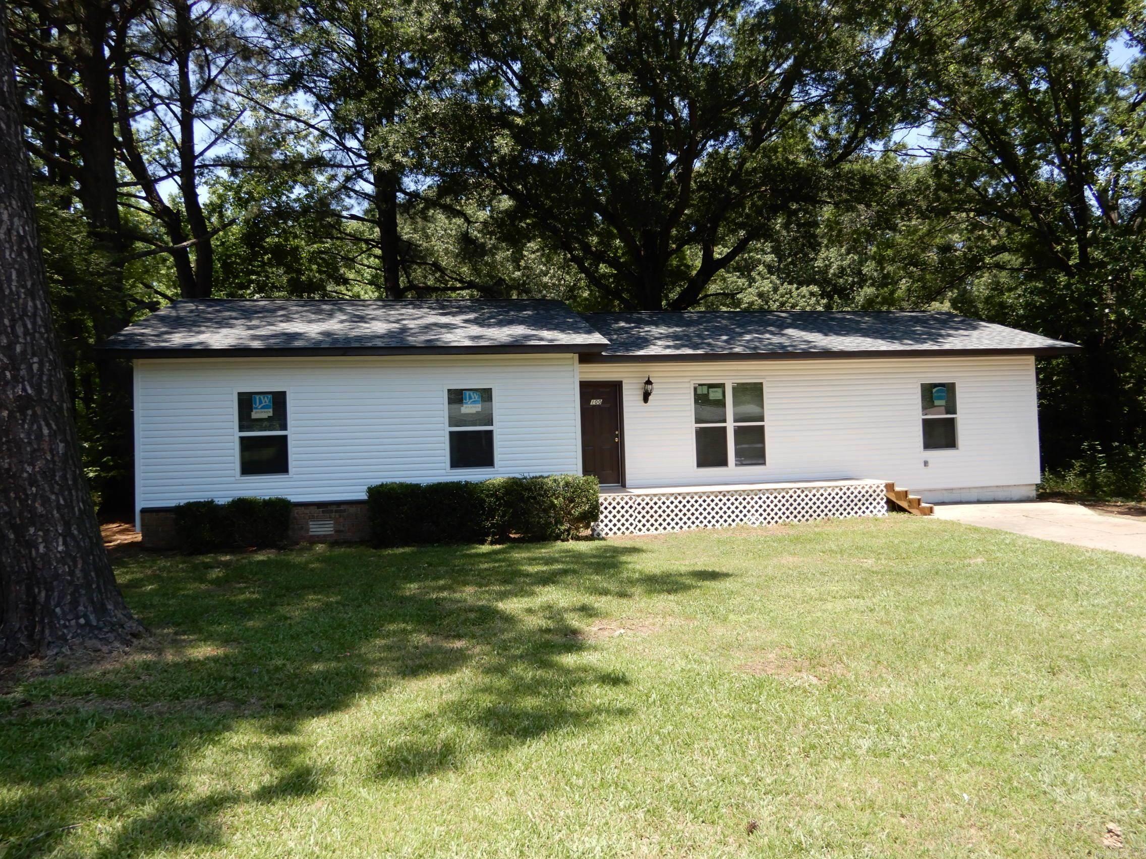 100  Douglas  Judsonia, AR