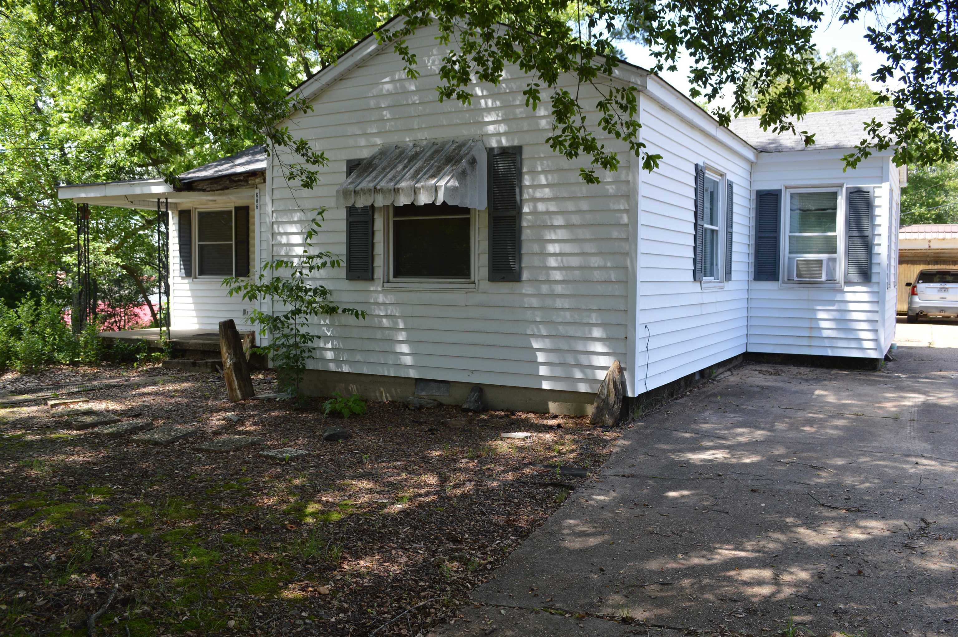 606 E South  Harrisburg, AR